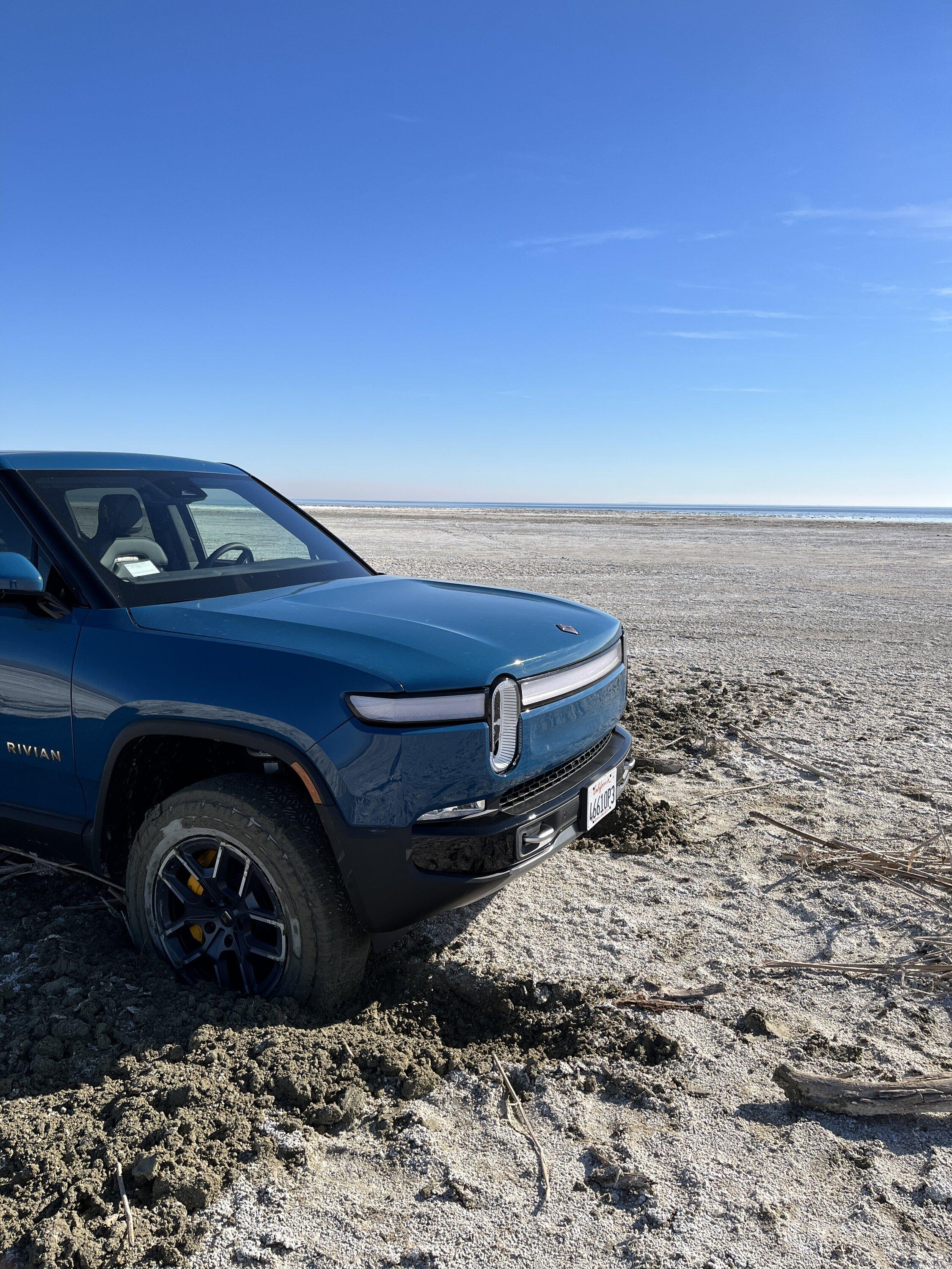 Rivian R1T R1S R1T recovery needed at Salton Sea (stuck in mud). PSA: have a recovery plan when off-roading 2C39D358-ACF9-49F1-B92D-03D81D4985D8.JPG