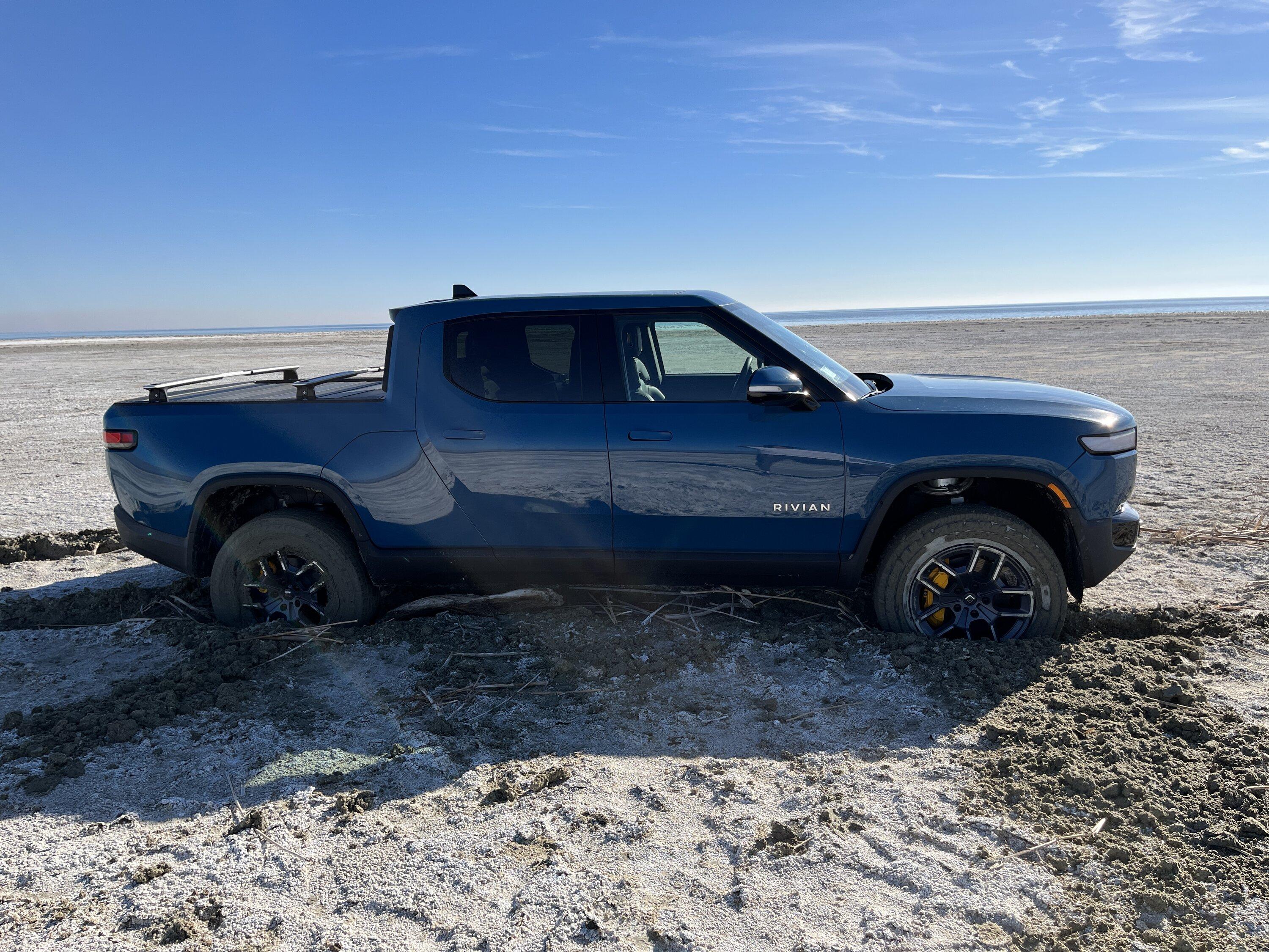 Rivian R1T R1S R1T recovery needed at Salton Sea (stuck in mud). PSA: have a recovery plan when off-roading EA6AD98A-05B4-4ED1-A20C-3A0B2D40E7C4.JPG