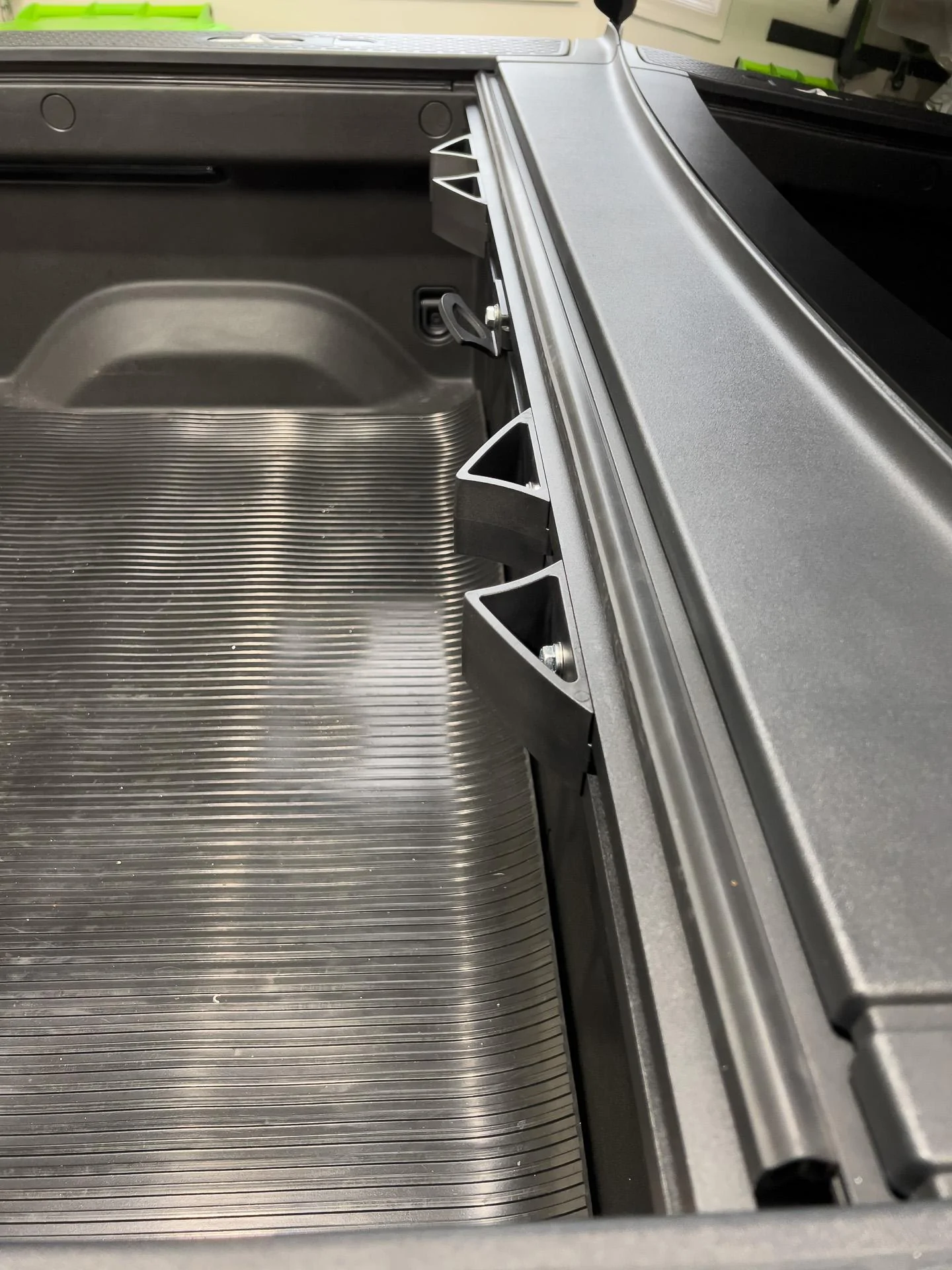 Rivian R1T R1S Bed Rails 20230110_201942060_iOS