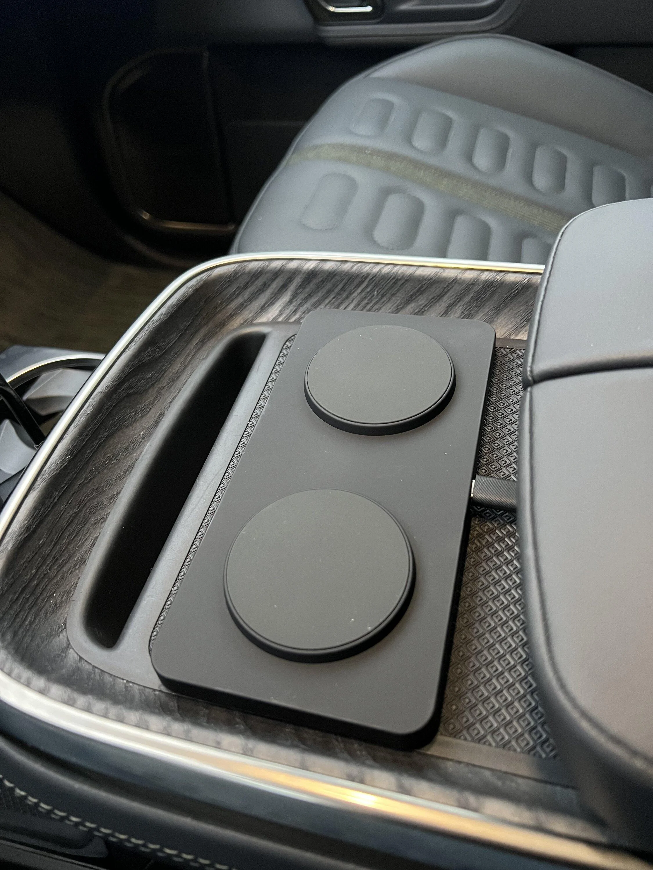 Rivian R1T R1S Working Magsafe / Magnetic Qi Wireless Charging Pad Install! - DIY Writeup F5AFB87B-5C6D-4BD7-A402-67372E838786