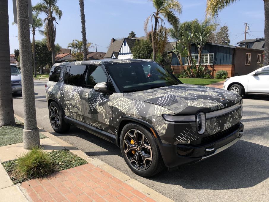 Rivian R1T R1S Real Rivian Photos & Videos 08EADD32-4EC2-493C-81DD-E03DF331FBB0