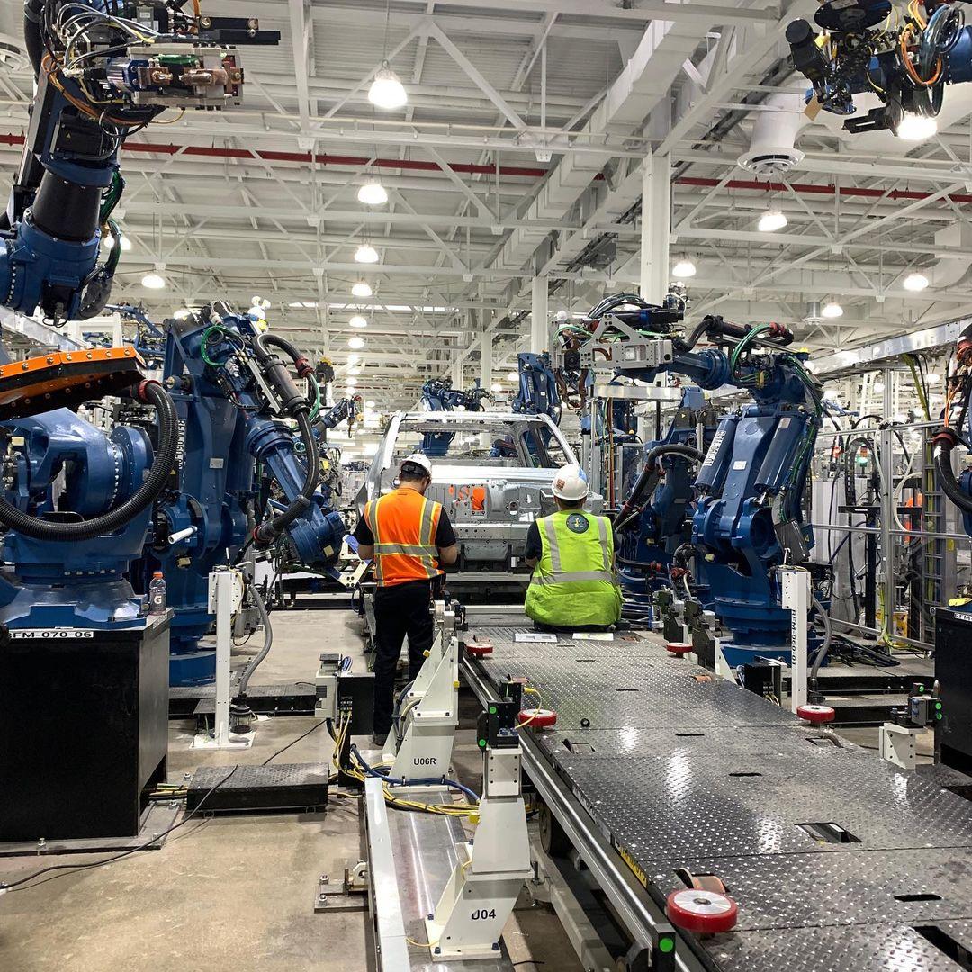 Rivian R1T R1S Real Rivian Photos & Videos 167570569_451556462747658_3331647288207606072_n