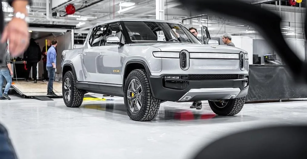 Rivian R1T R1S R1T vs Jeep Gladiator 8E1CE6AE-353F-4CAA-A009-11637D72792E