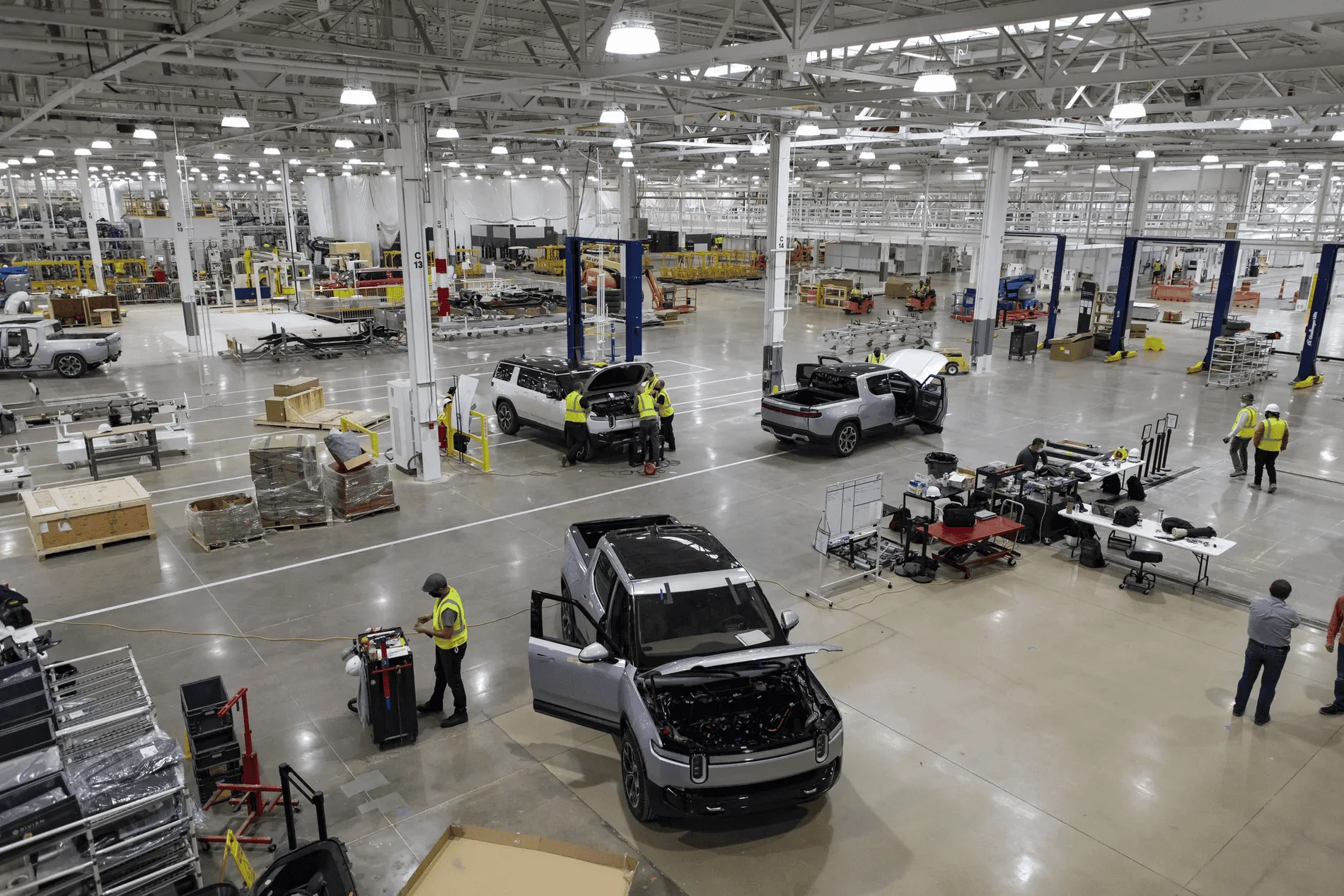 Rivian R1T R1S Chicago Tribune Article With Great Factory Updates and Photos! j56hq94wqst61