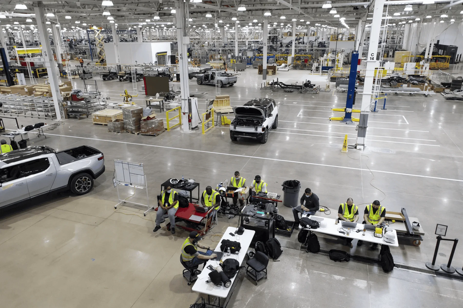 Rivian R1T R1S Chicago Tribune Article With Great Factory Updates and Photos! ky0dp84wqst61