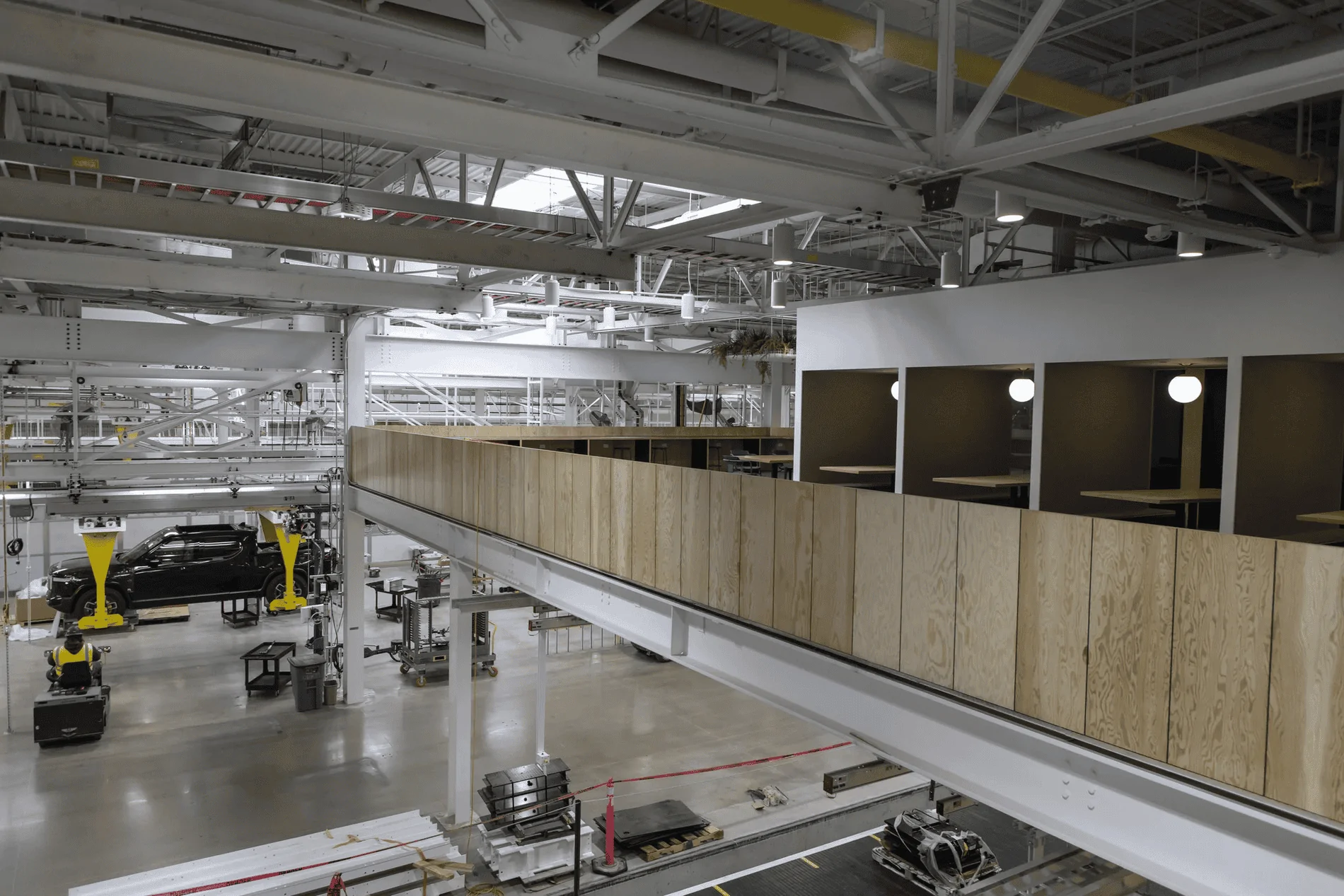 Rivian R1T R1S Chicago Tribune Article With Great Factory Updates and Photos! nyetlr4wqst61