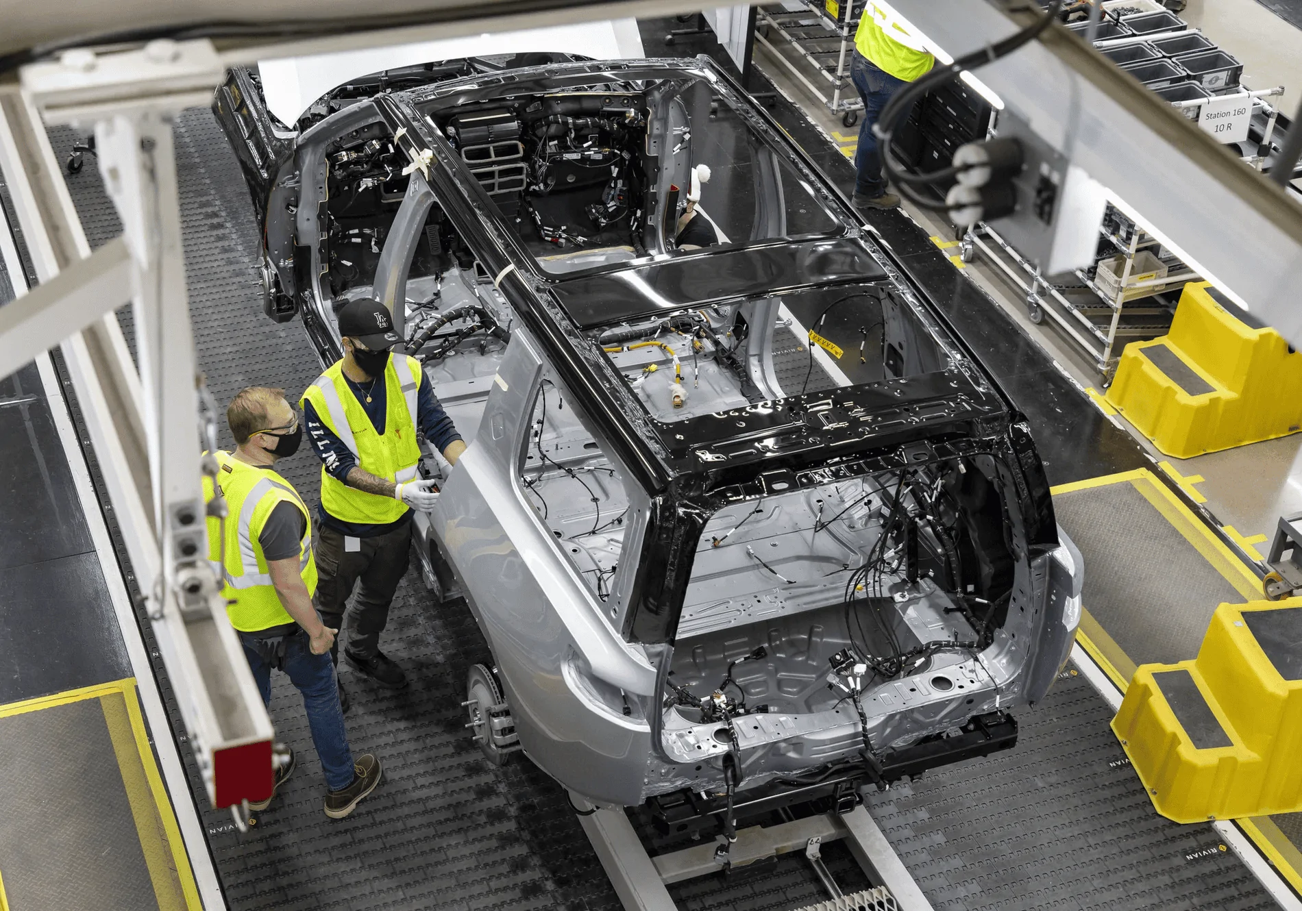Rivian R1T R1S Chicago Tribune Article With Great Factory Updates and Photos! cie8wa4wqst61
