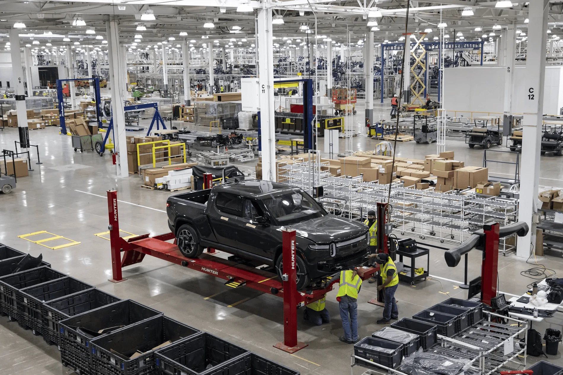 Rivian R1T R1S Chicago Tribune Article With Great Factory Updates and Photos! ogn26z4wqst61