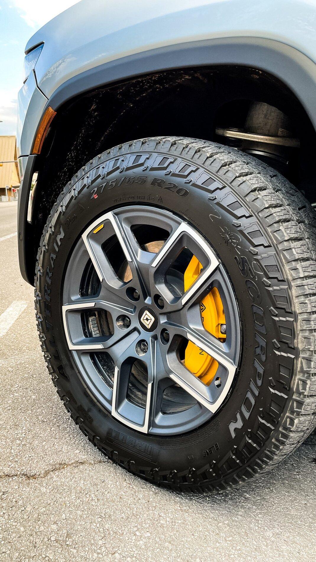 Rivian R1T R1S Real Rivian Photos & Videos 6A48F000-2756-4649-9A22-264D116F28DE