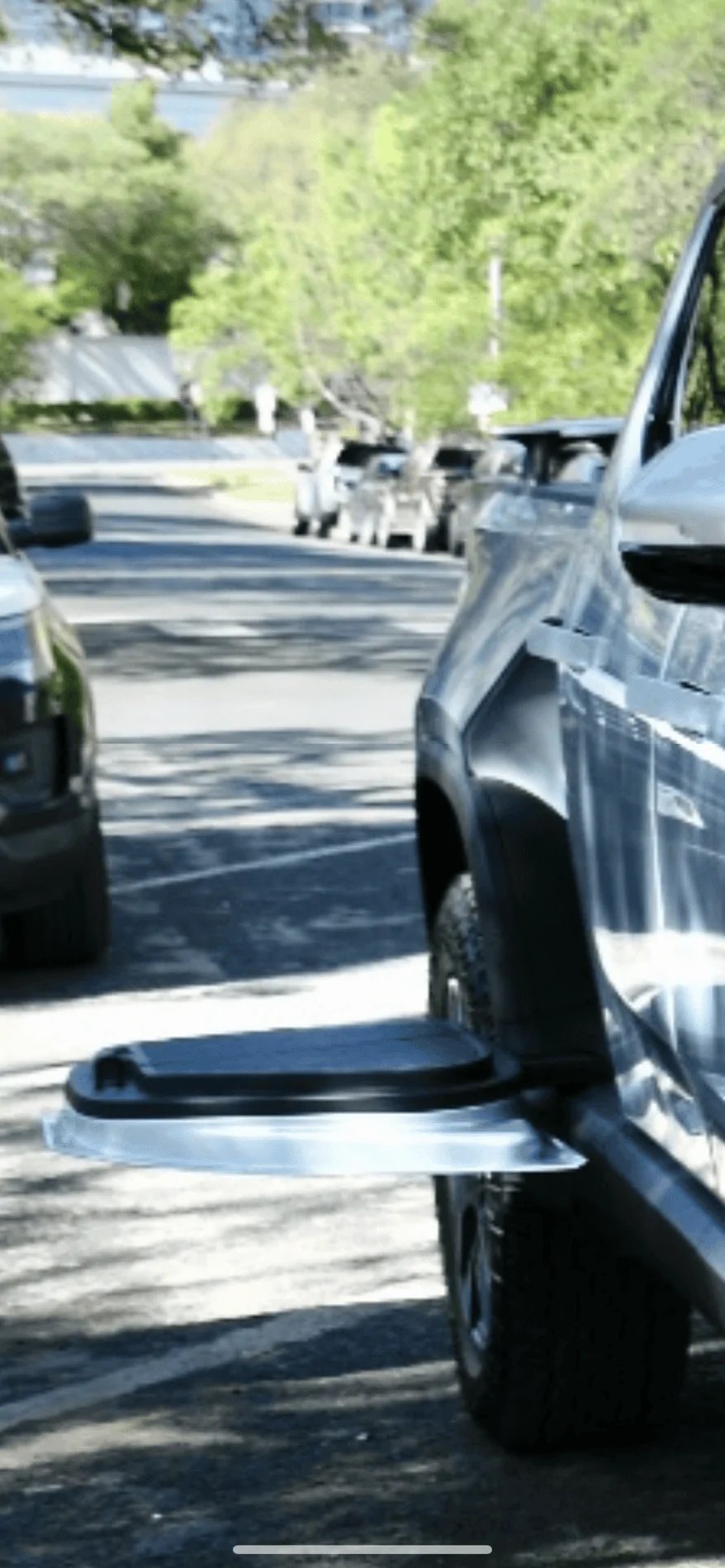 Rivian R1T R1S Real Rivian Photos & Videos 77C57828-C5D5-492A-AC20-D0A12EE8BEC8