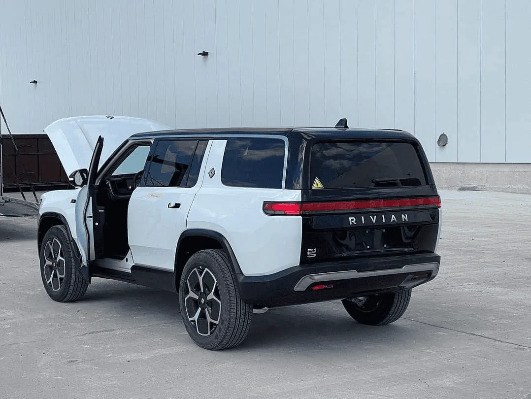 Rivian R1T R1S Real Rivian Photos & Videos 1619225448620