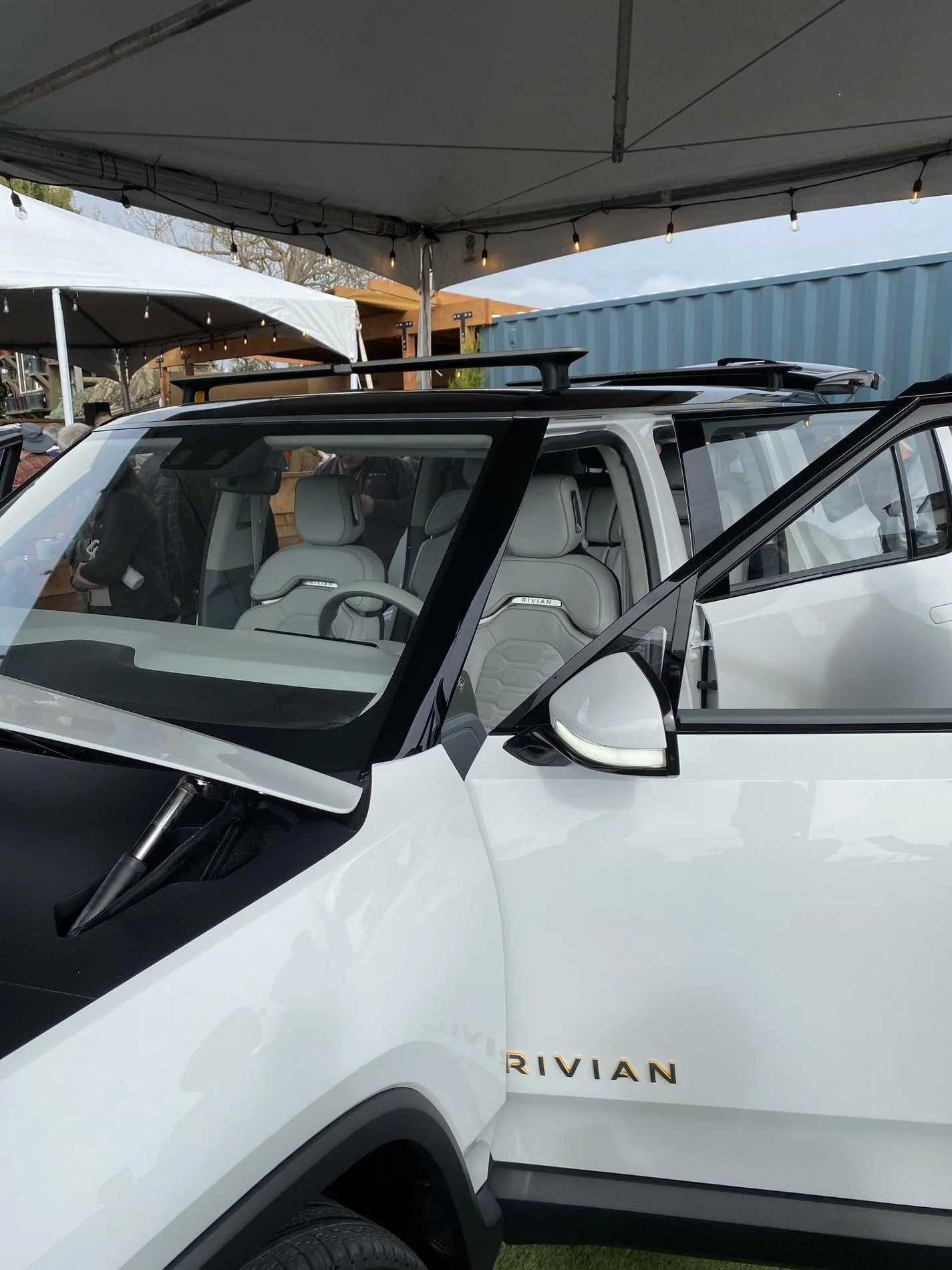 Rivian R1T R1S Real Rivian Photos & Videos nzPBwy4