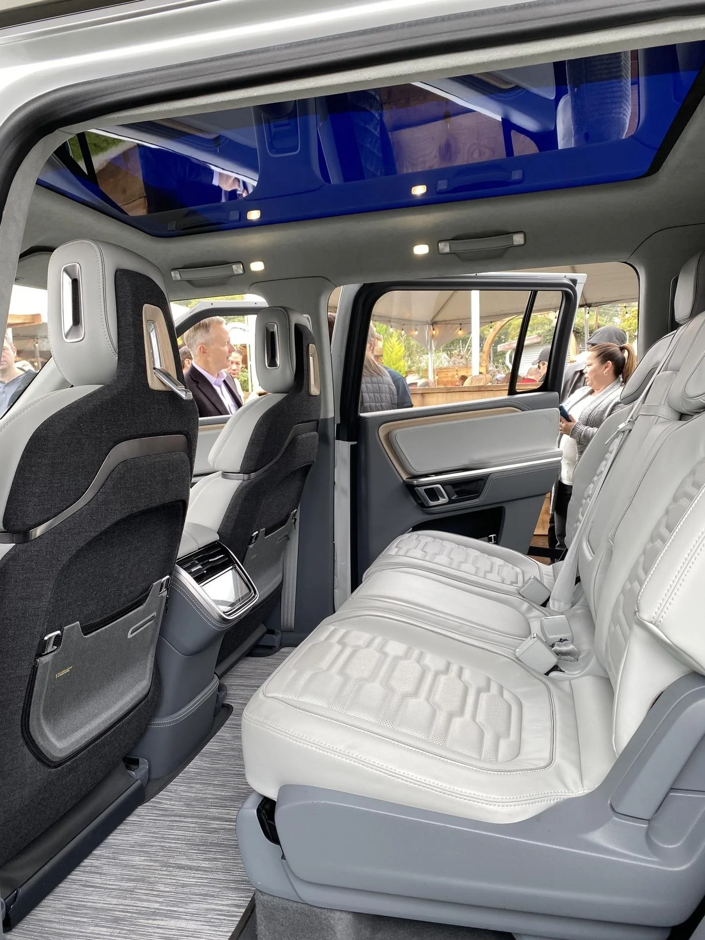 Rivian R1T R1S Real Rivian Photos & Videos TQWHpJ7