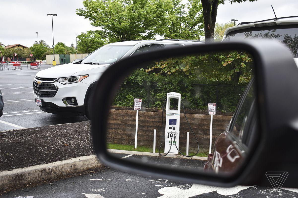 Rivian R1T R1S EV charging in the US is broken: Verge article ahawkins_20210503_4551_0015