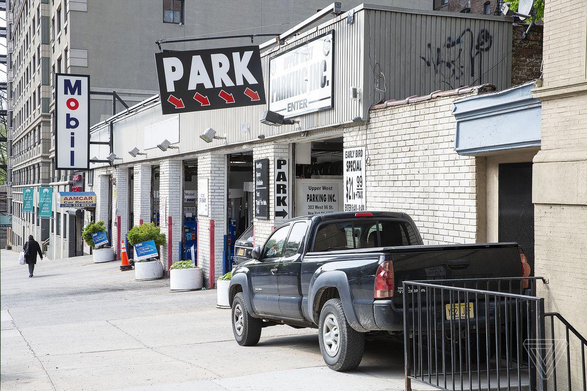 Rivian R1T R1S EV charging in the US is broken: Verge article akrales_20210504_4551_0082