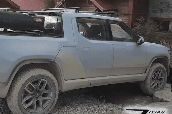 Rivian R1T R1S Real Rivian Photos & Videos 1620755914527