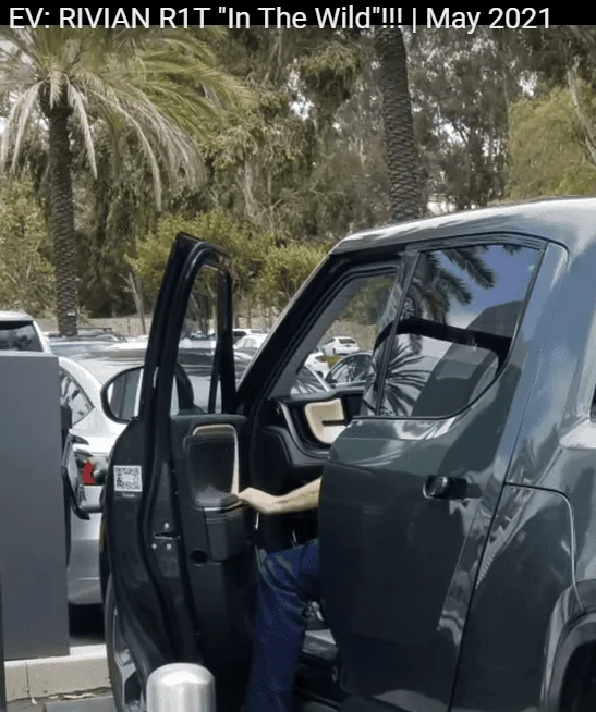 Rivian R1T R1S Forest Green R1T in the wild pics/video Beige wood