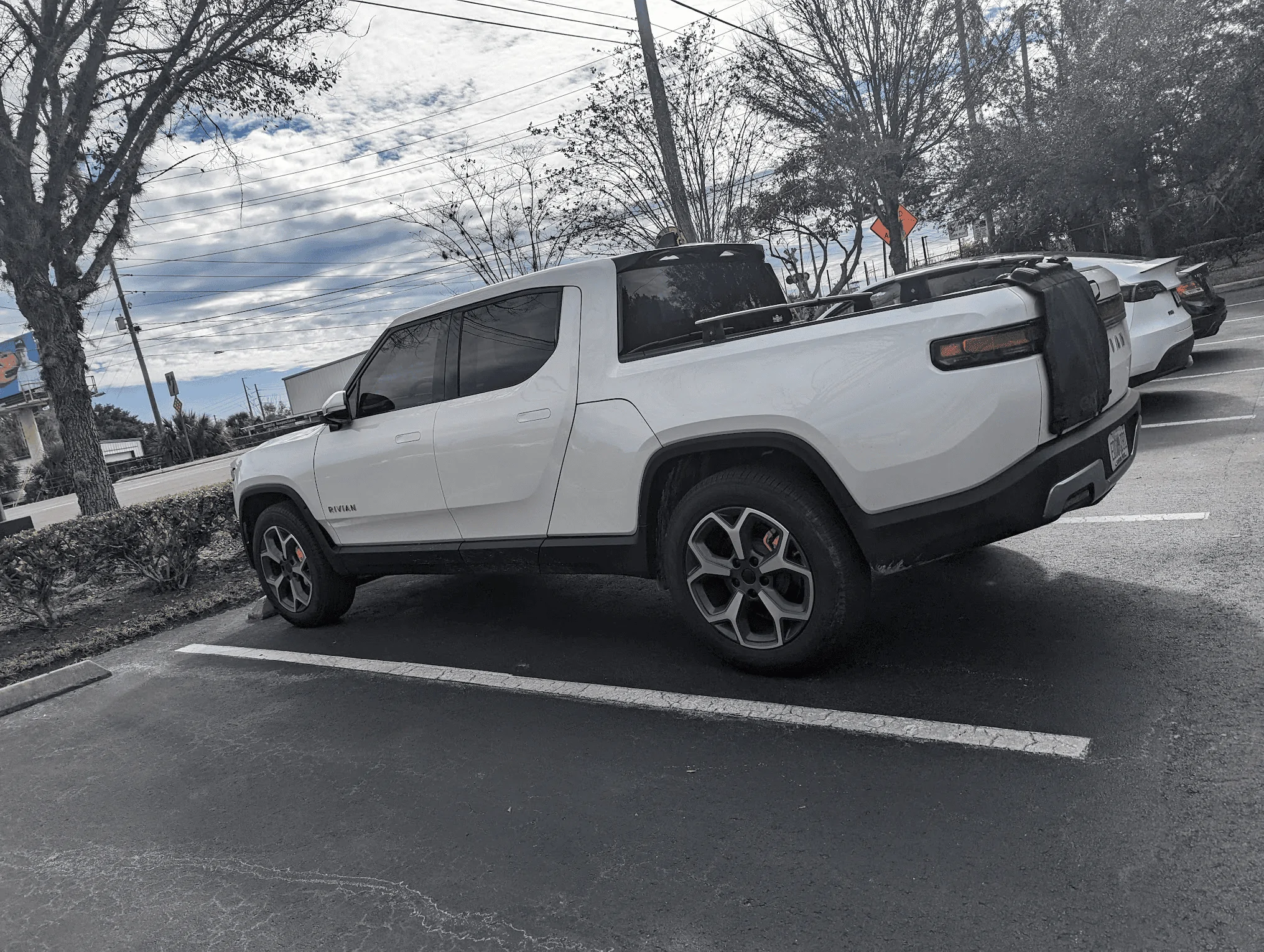 Rivian R1T R1S MTB Tailgate pads - again 1673474423130