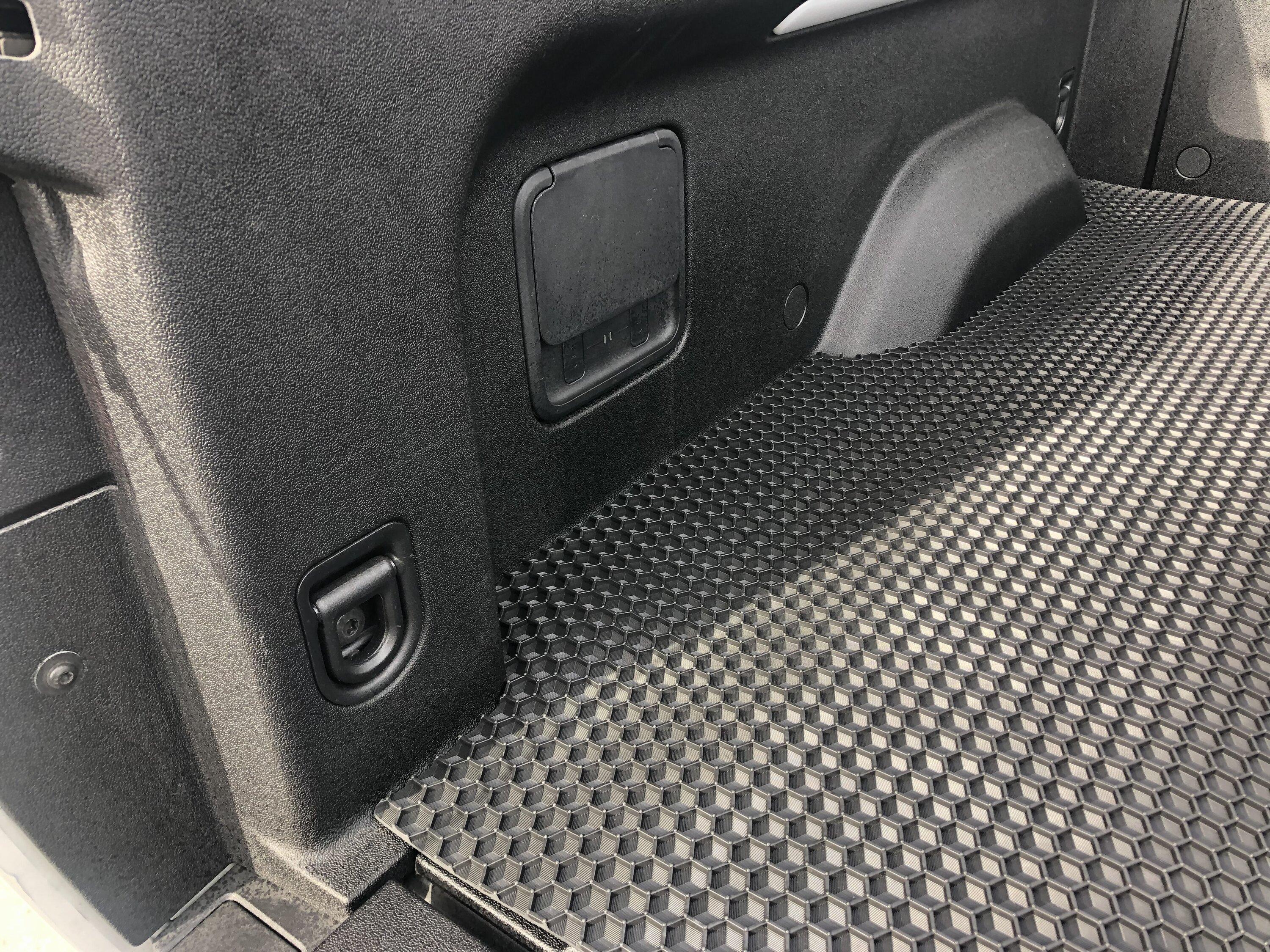 Rivian R1T R1S EV SportsLine Bed Liner Fits Like a Glove 30A09F13-9617-476E-ADF8-76B9D71CF618