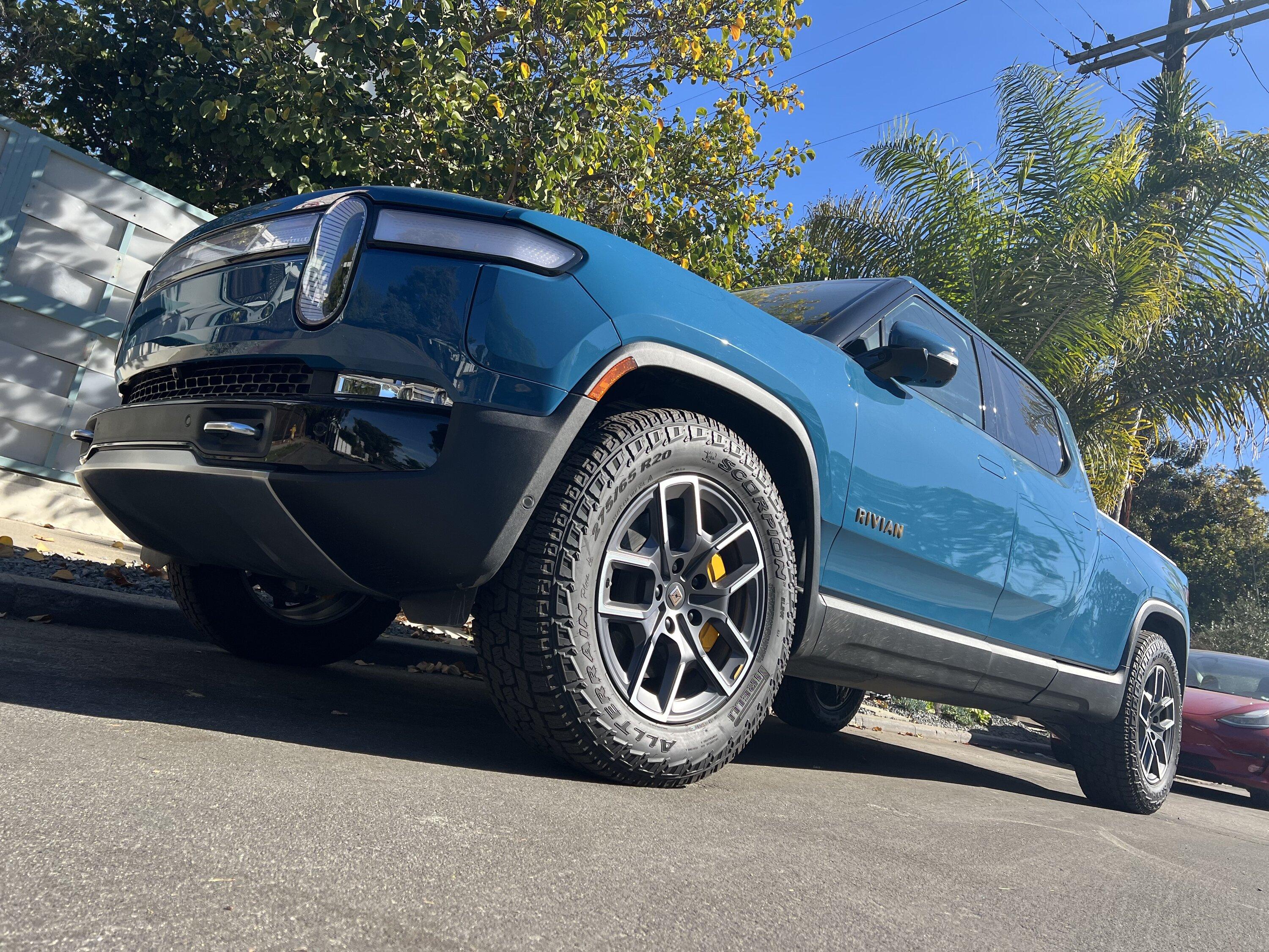 Rivian R1T R1S Jack pucks vs removing panels my rivi