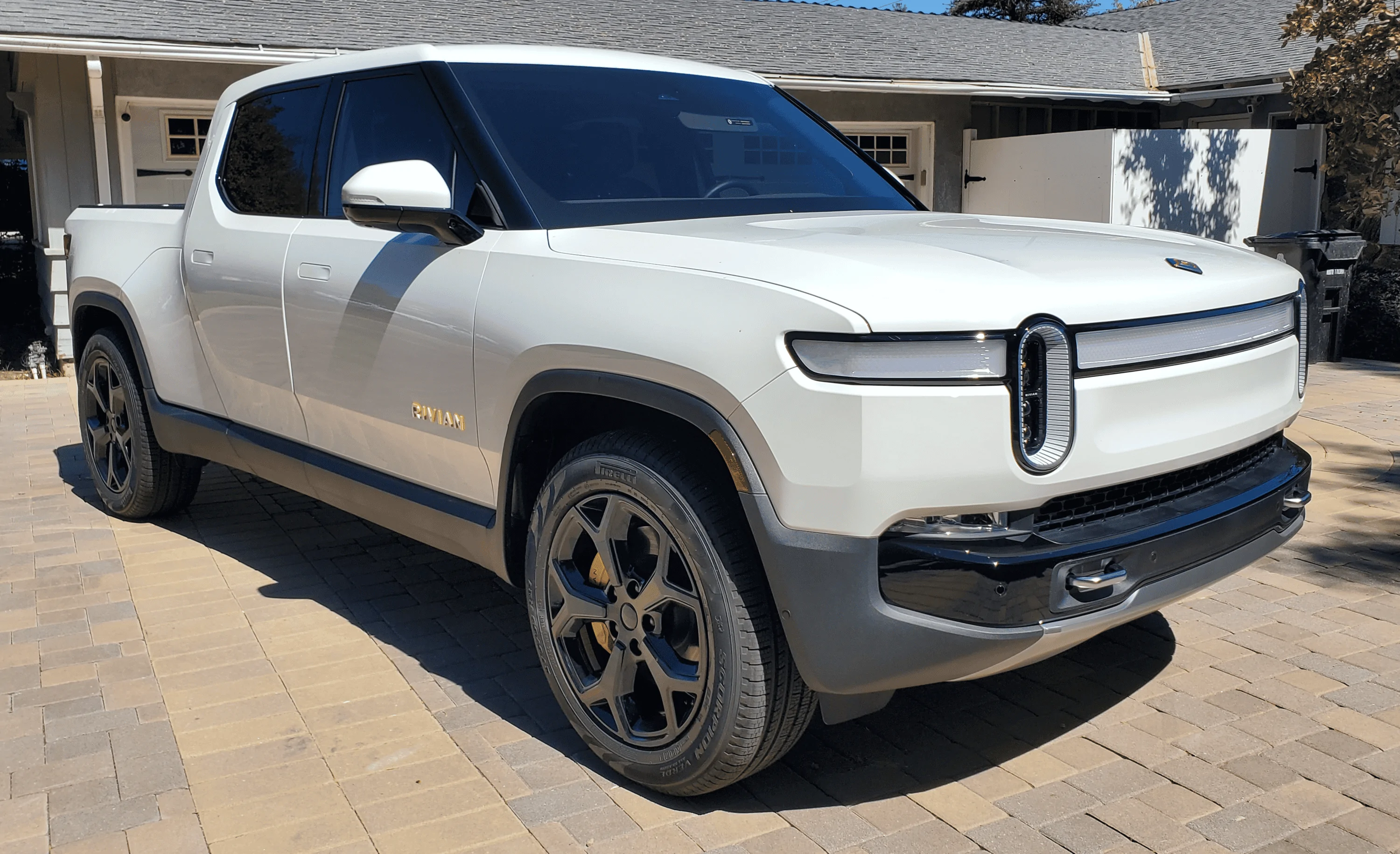 Rivian R1T R1S Take FIVE on Custom Wheels, Curious which you prefer? 1673654479747