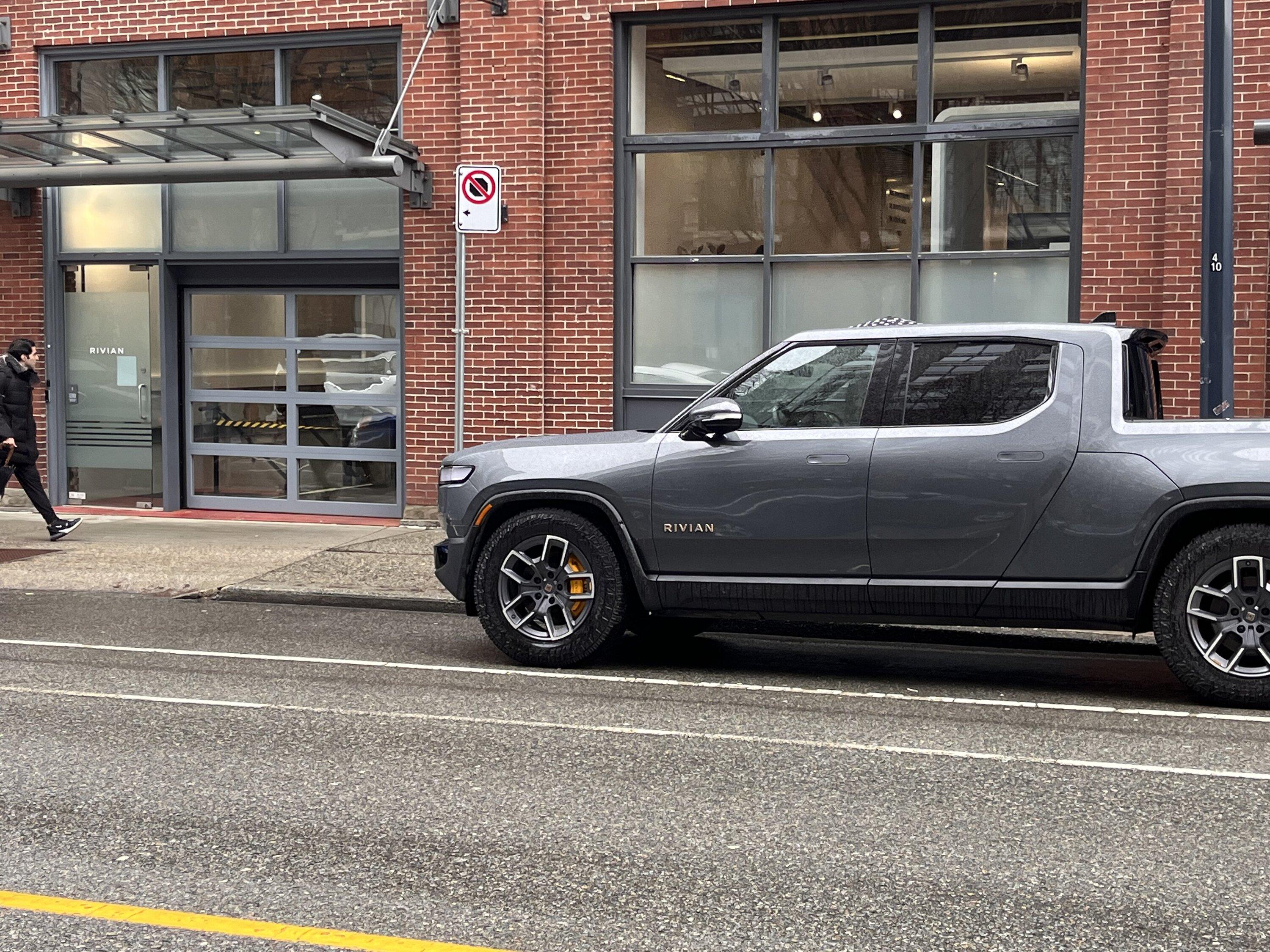 Rivian R1T R1S Canadian Guide Contact / Delivery Updates IMG_5918