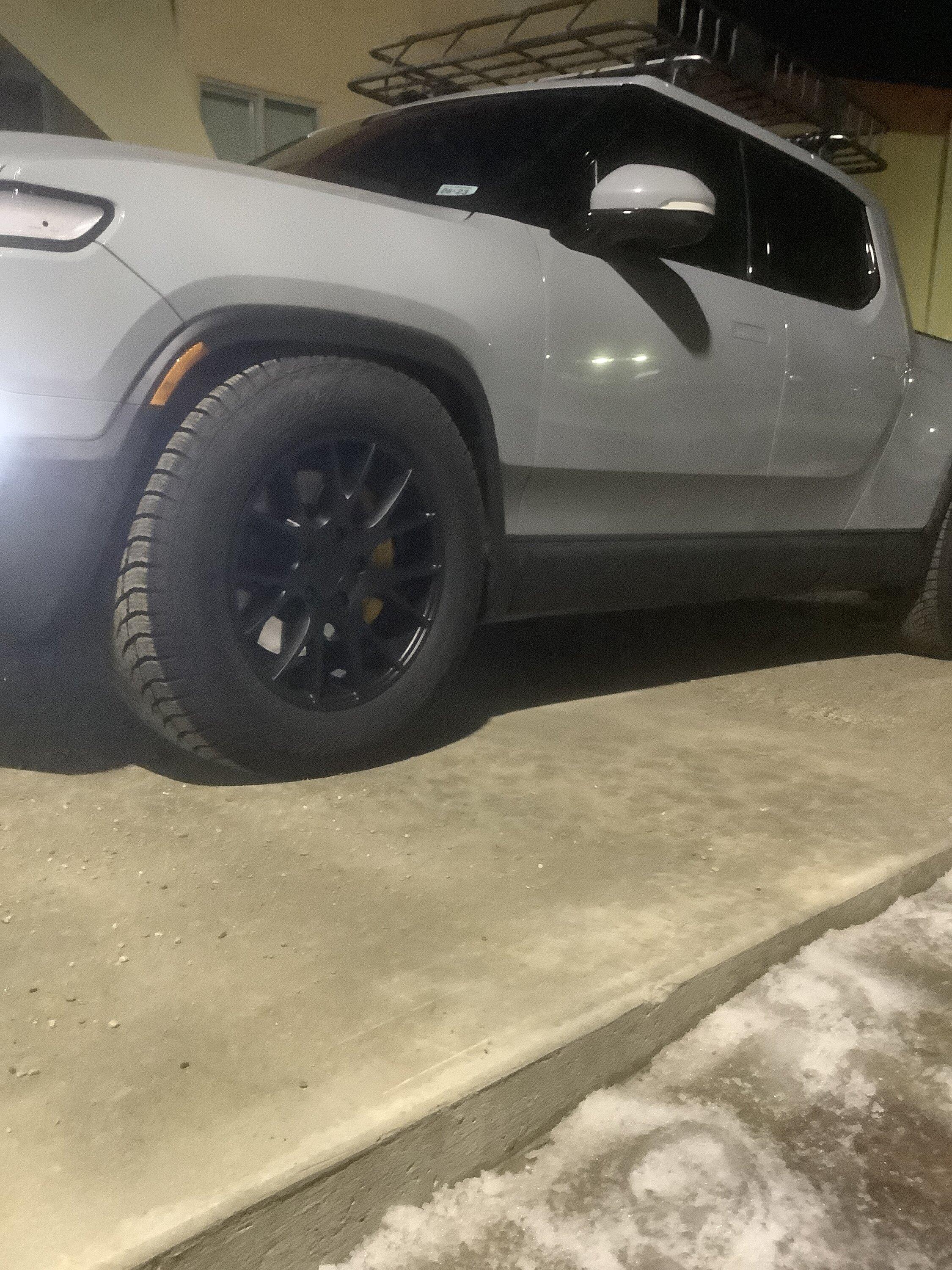 Rivian R1T R1S Very disappointing snow experience 8B47745F-4DD8-4E0F-BACC-1522728FC398