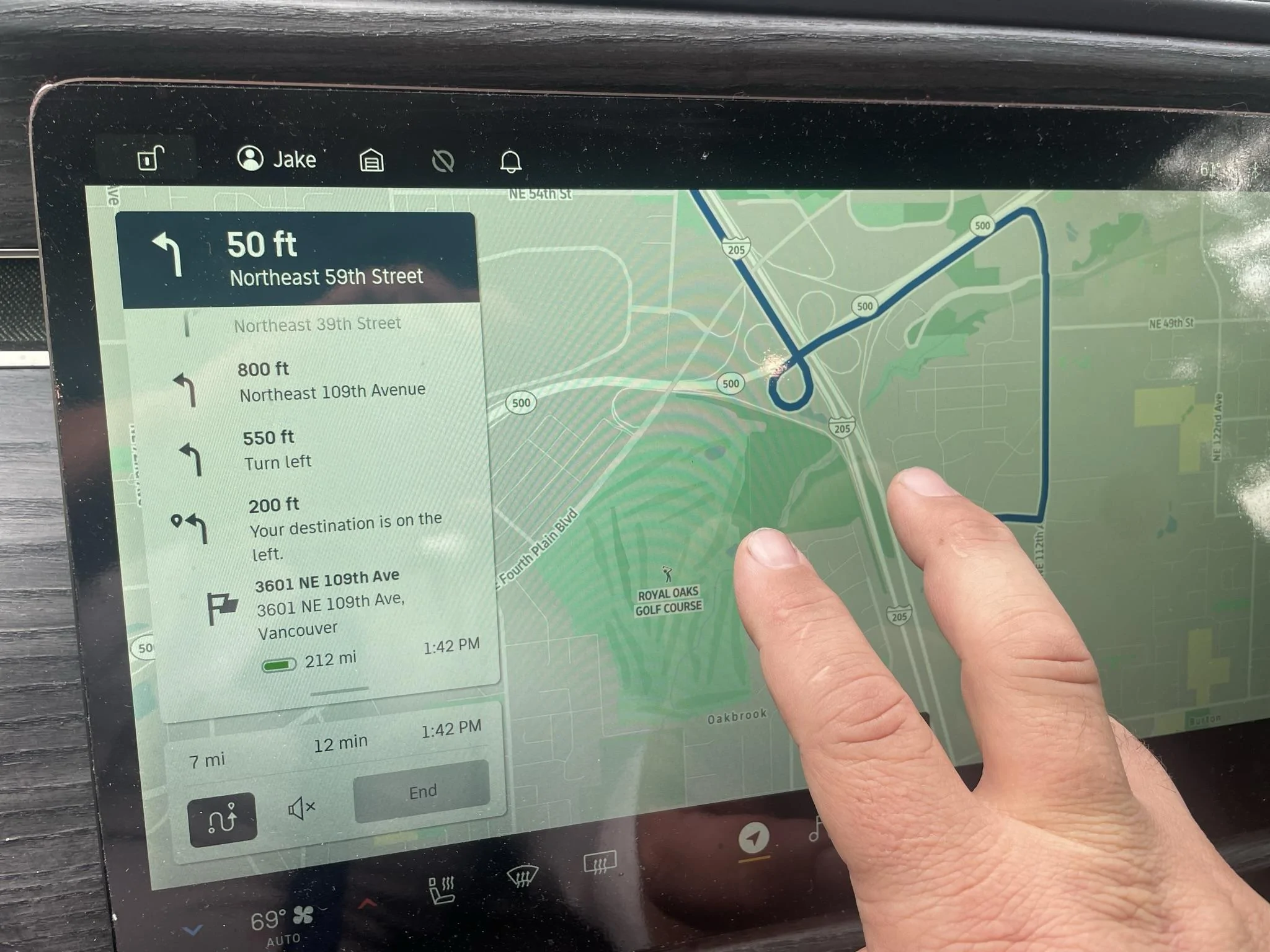 Rivian R1T R1S Quick Map Tip: zoom in with 1 finger tap, zoom out with 2 finger tap 4C0A03EB-D7F8-4BC0-99A3-C6133C4FA387