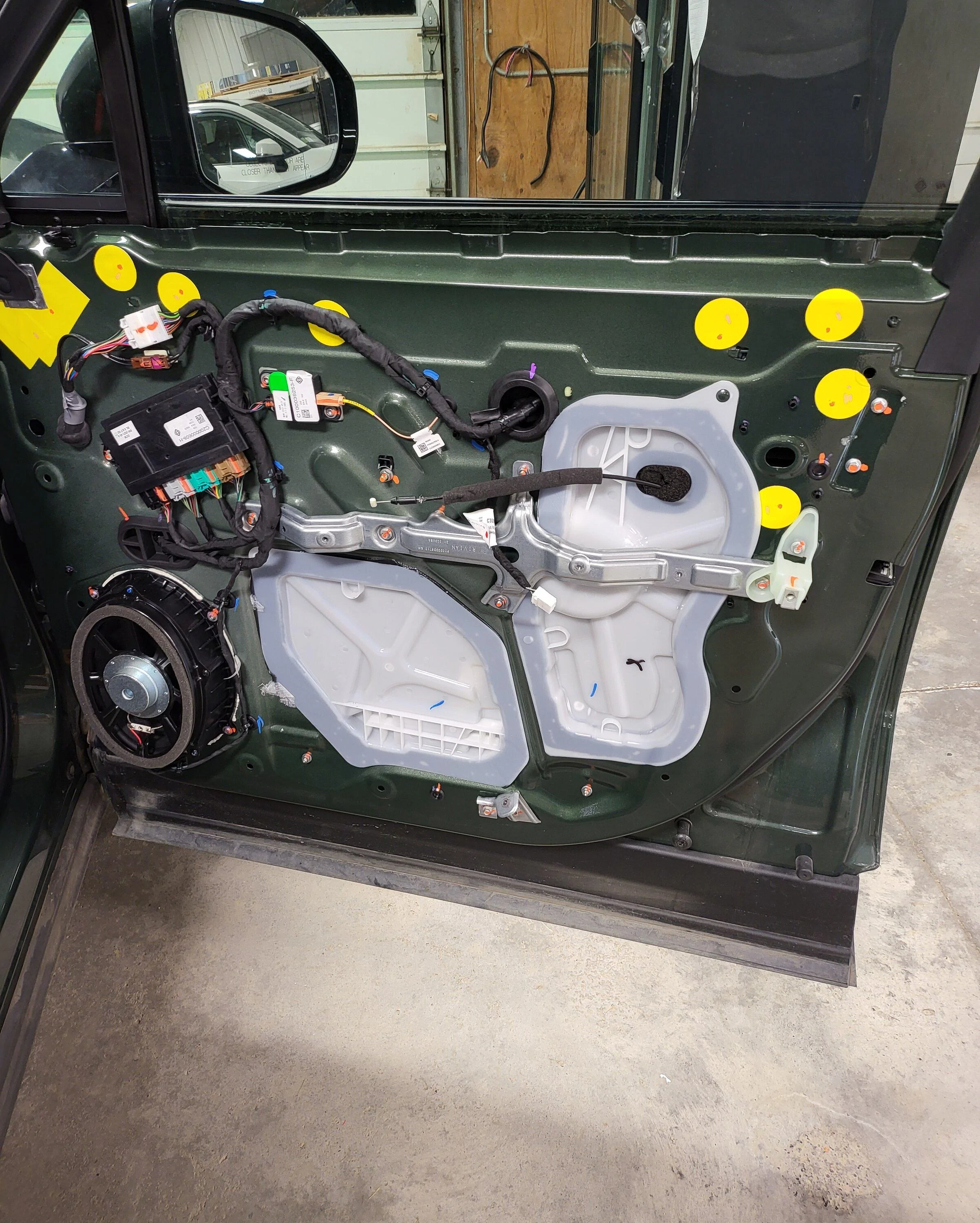 Rivian R1T R1S Rear door disassembly? 20221017_211253