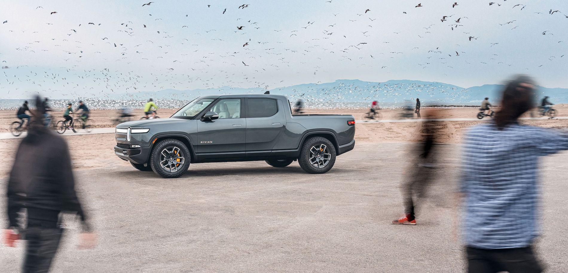 Rivian R1T R1S ? 2023 Rivian R1T Named a Car and Driver 10Best Trucks and SUVs 2023-10best-trucks-suvs-009-1673376790