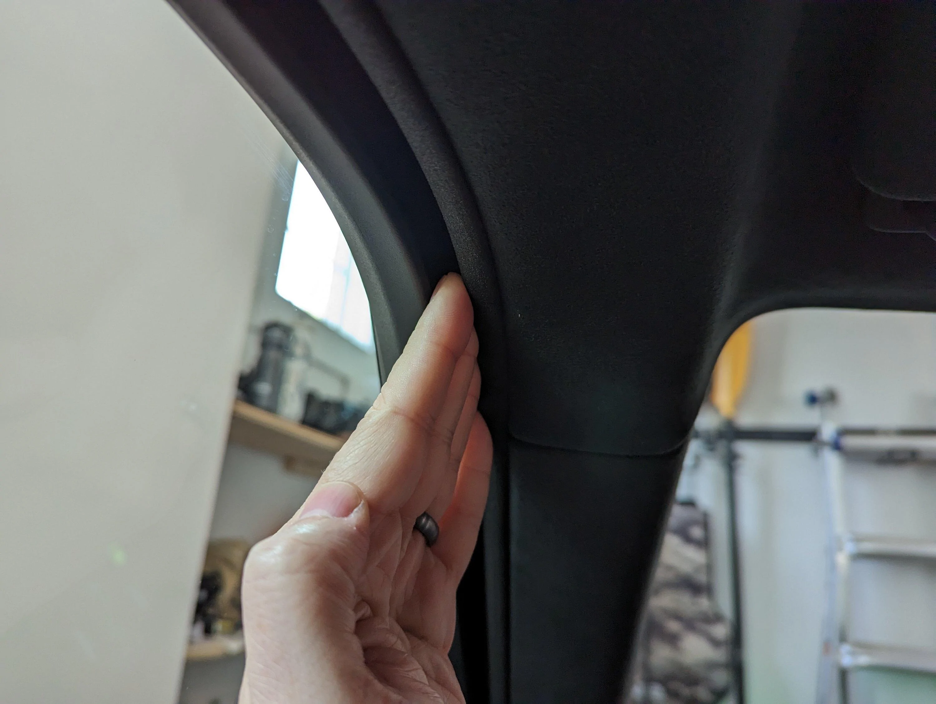 Rivian R1T R1S Thinking about returning R1T, need some help. PXL_20230110_141256137
