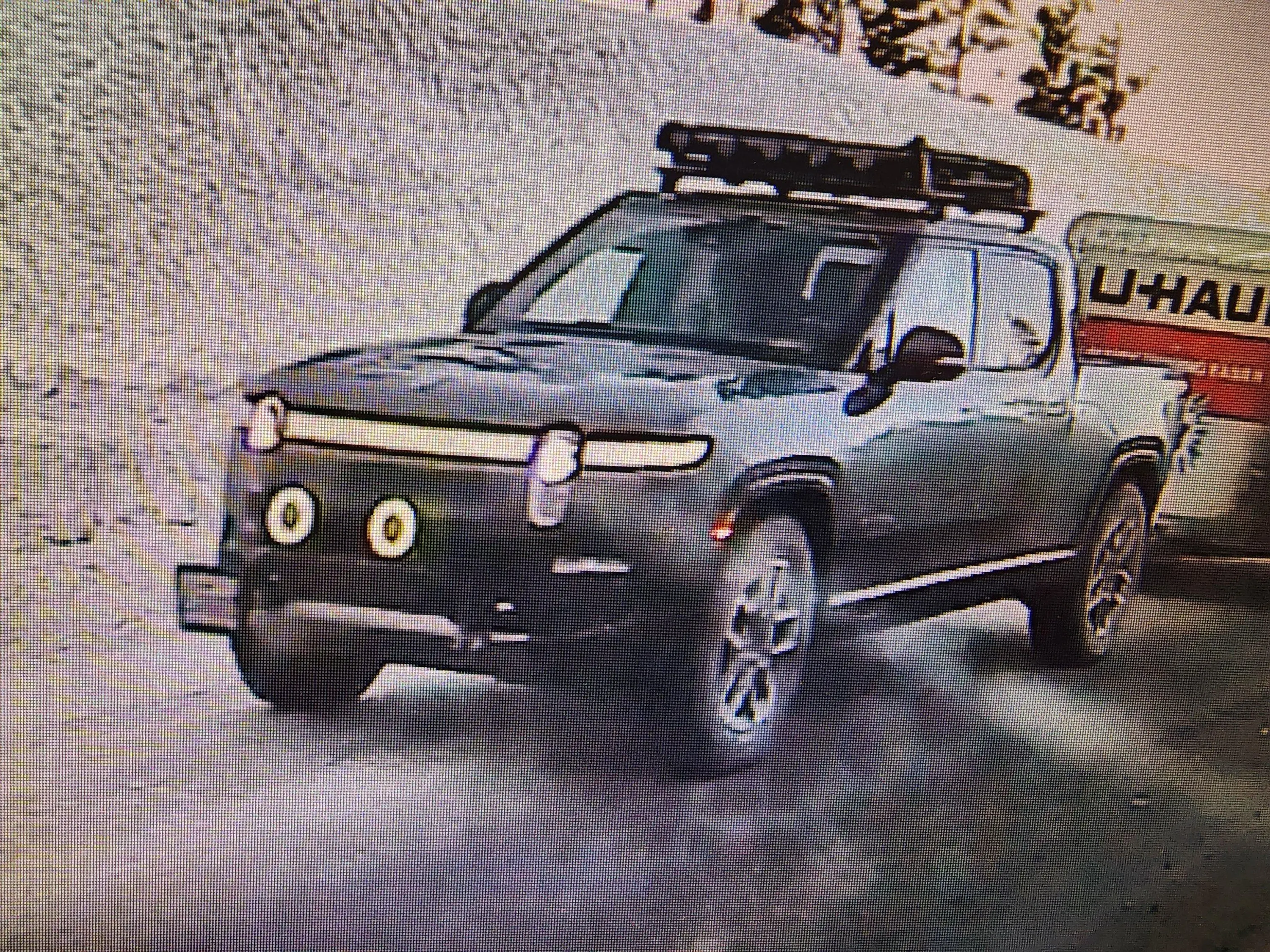 Rivian R1T R1S Bull bar spotted on R1T today 20230117_170522
