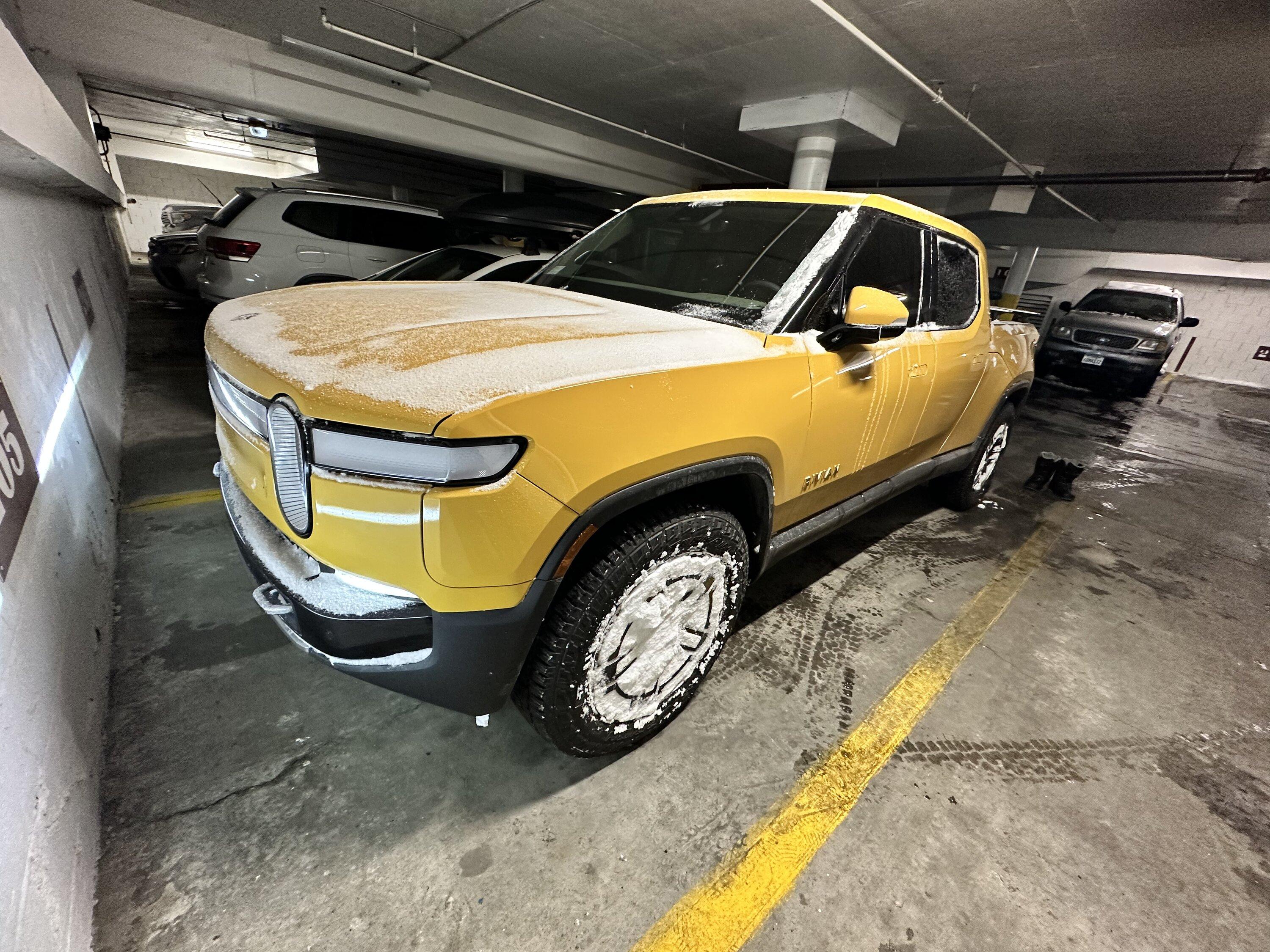 Rivian R1T R1S COMPASS YELLOW R1T Photos DDAE21E6-2742-4B72-8CF4-64C749B0480C