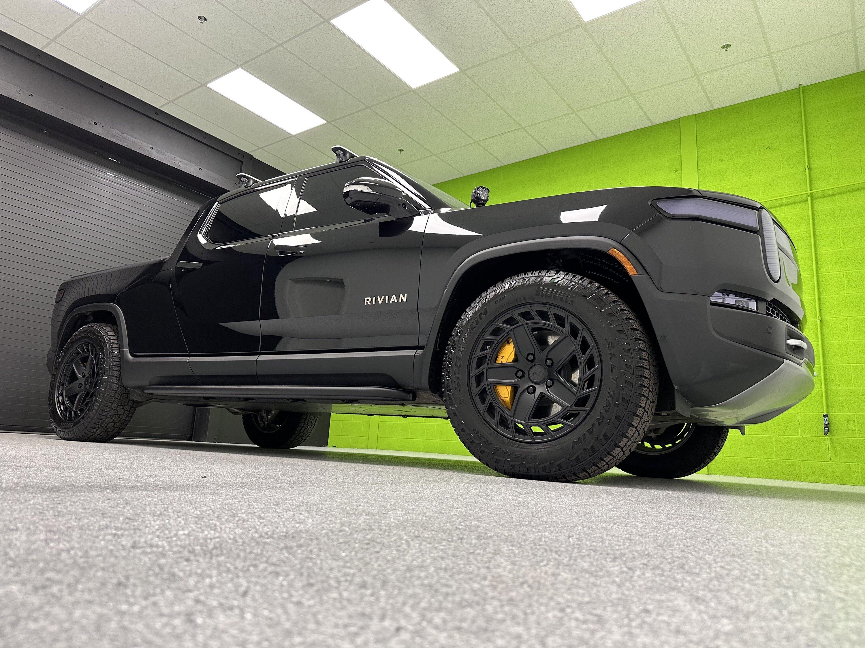 Rivian R1T R1S Introducing RMaxx Running Boards & Rock Sliders for Rivian R1T / R1S from Team 1EV R3