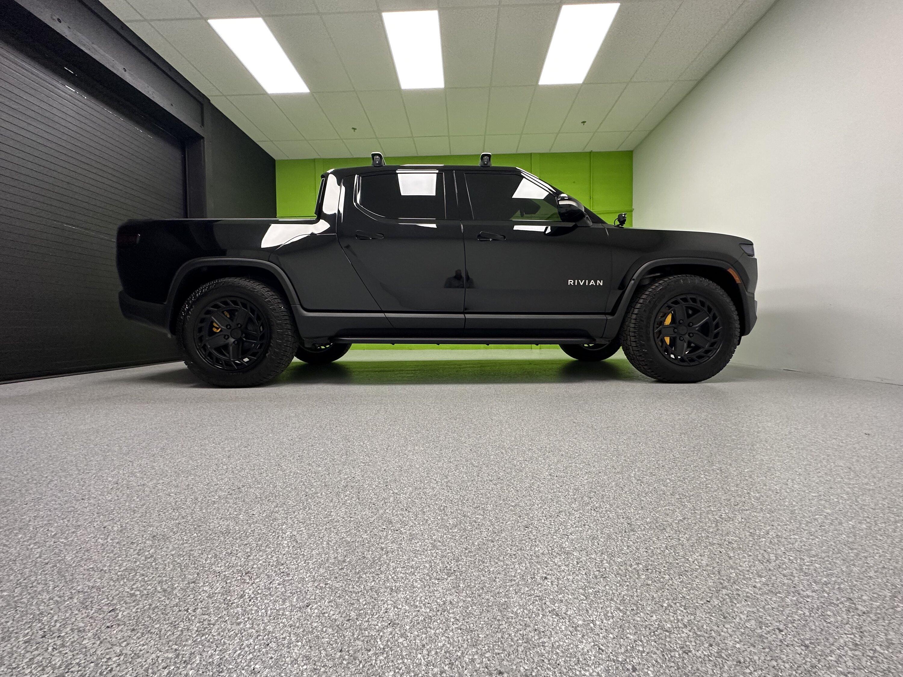 Rivian R1T R1S Introducing RMaxx Running Boards & Rock Sliders for Rivian R1T / R1S from Team 1EV R5