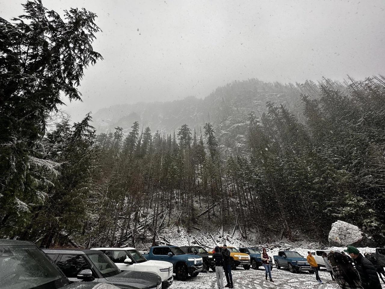 Rivian R1T R1S Off-Road day trip w/ Emerald City Rivian Club (ECRC) jAk1Udh_d