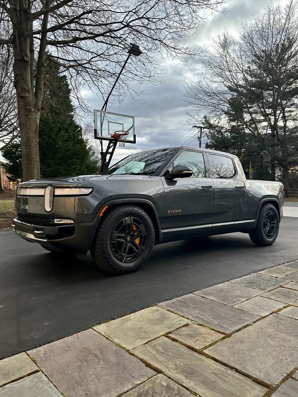 Rivian R1T R1S El CAP GRANITE Rivian Photos E62D6EAE-408A-452C-92A1-401447887D49