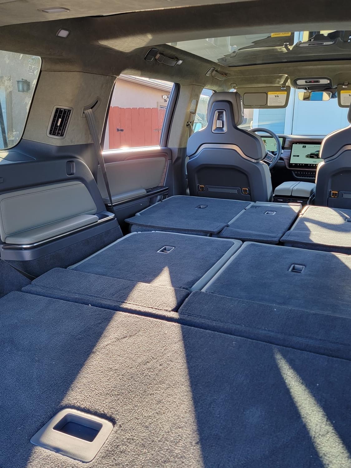 Rivian R1T R1S FOREST EDGE Rivian Interior Photos 803C7E00-6358-464C-BE1D-A8DB0AE4E41B