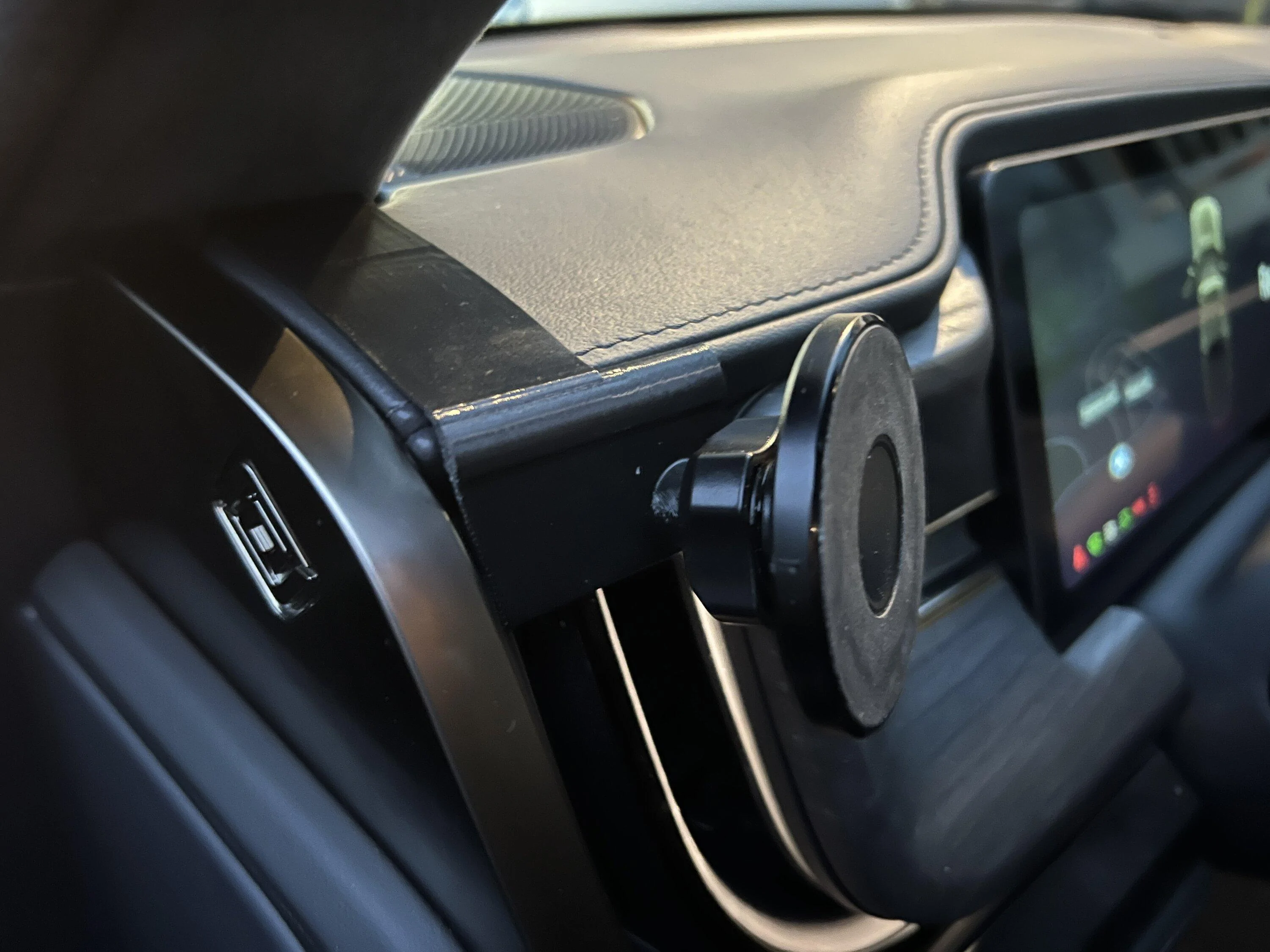 Rivian R1T R1S NEW - RIVIPARTS Left Side Phone Mount IMG_1194 (1)
