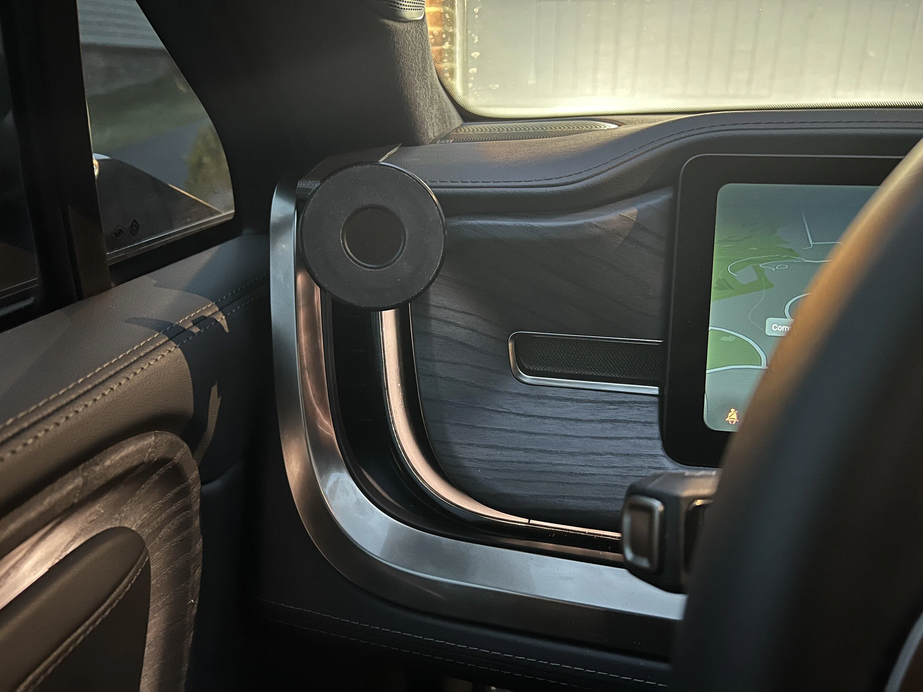 Rivian R1T R1S NEW - RIVIPARTS Left Side Phone Mount IMG_1193 (1)