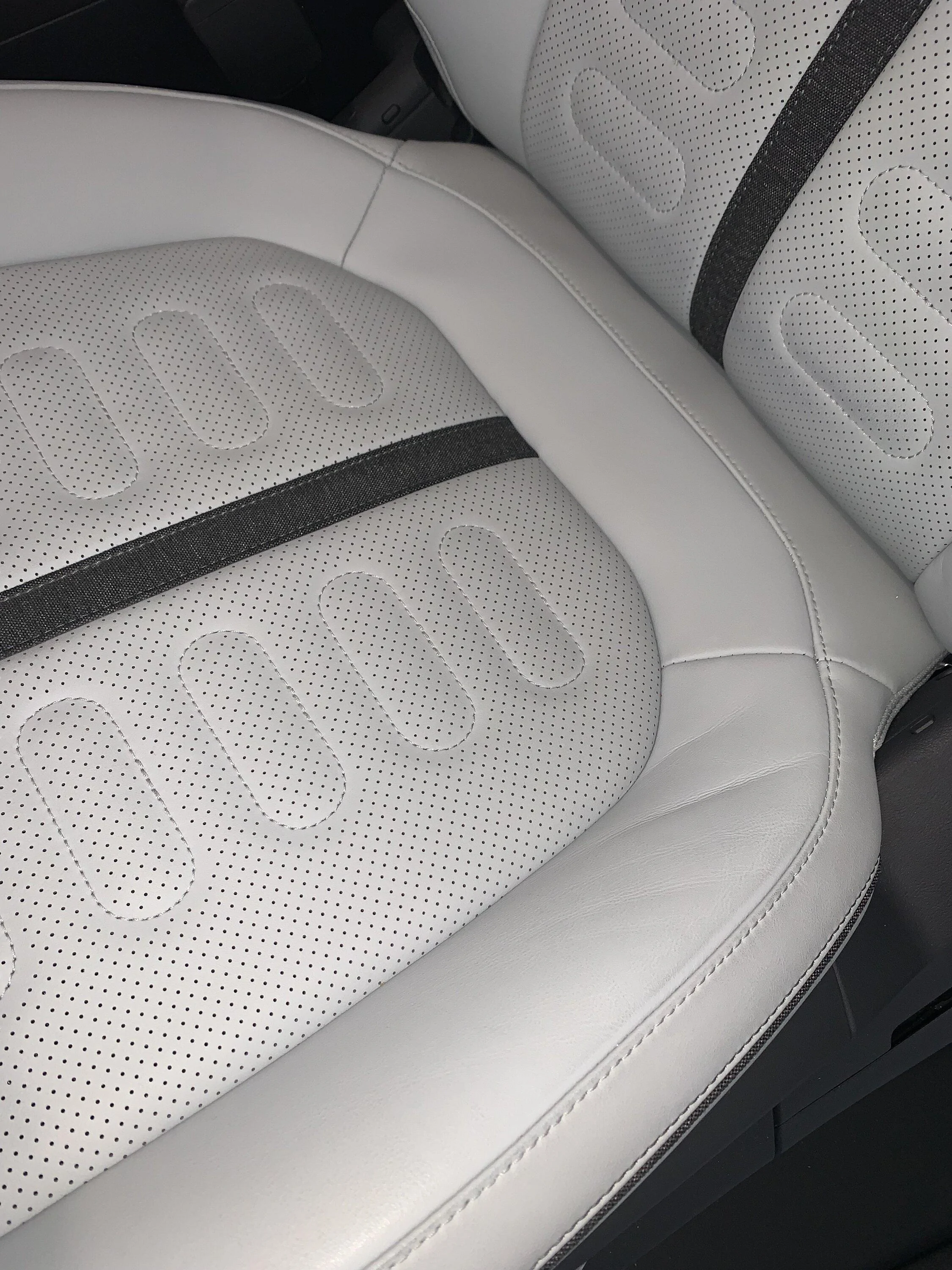 Rivian R1T R1S OC Seat Creasing Issue IMG_1248