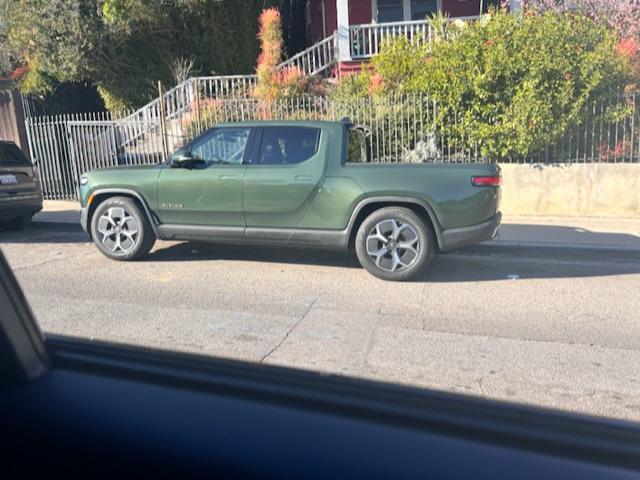 Rivian R1T R1S Spotted Rivian's aka Missed Connections F177BF93-5ECF-4F17-8BE5-FDD0CB7D22D2