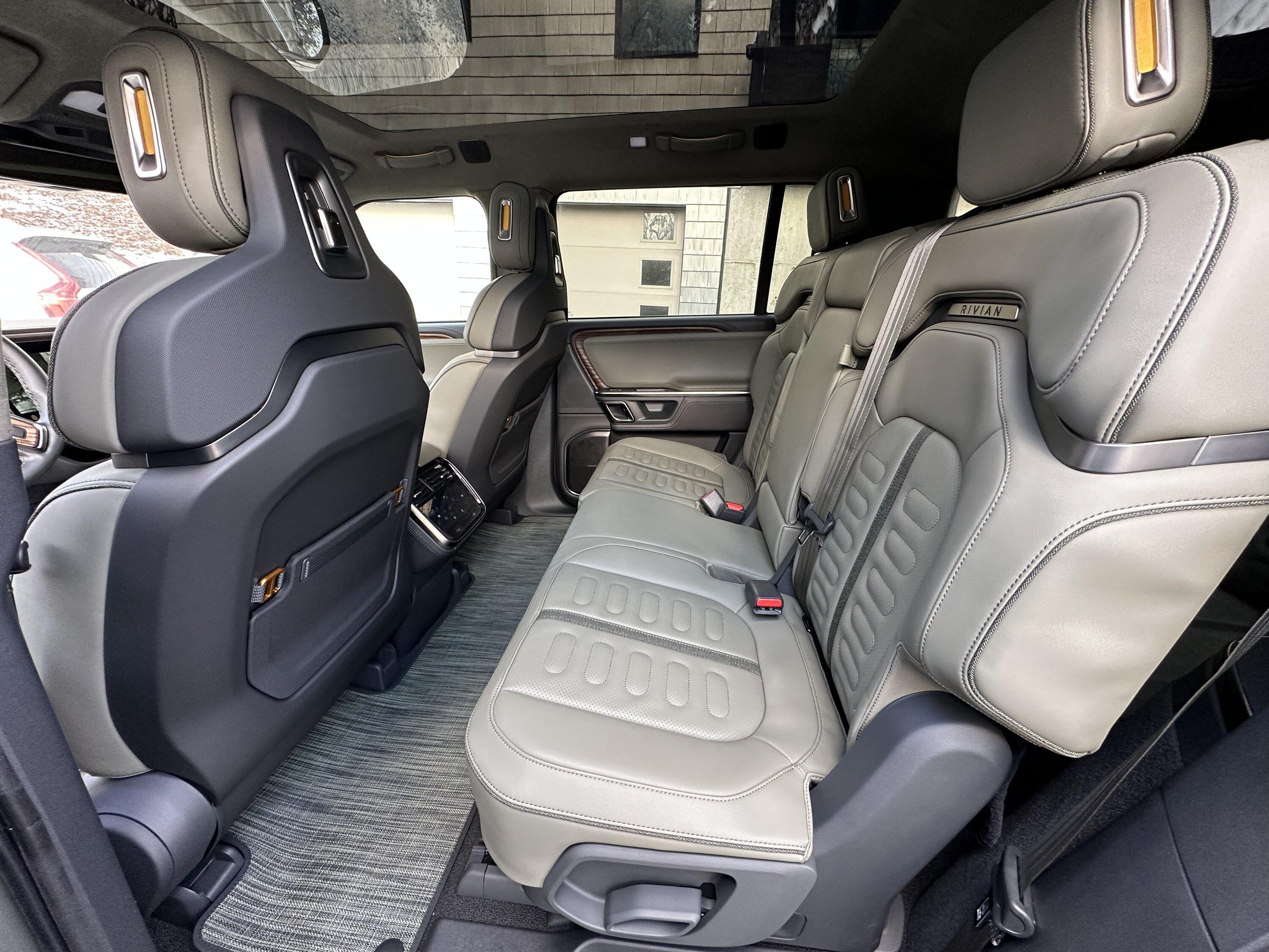 Rivian R1T R1S ? LAUNCH GREEN R1S  Photos DB504D74-4CF3-4D7E-960A-96659F7A06D6