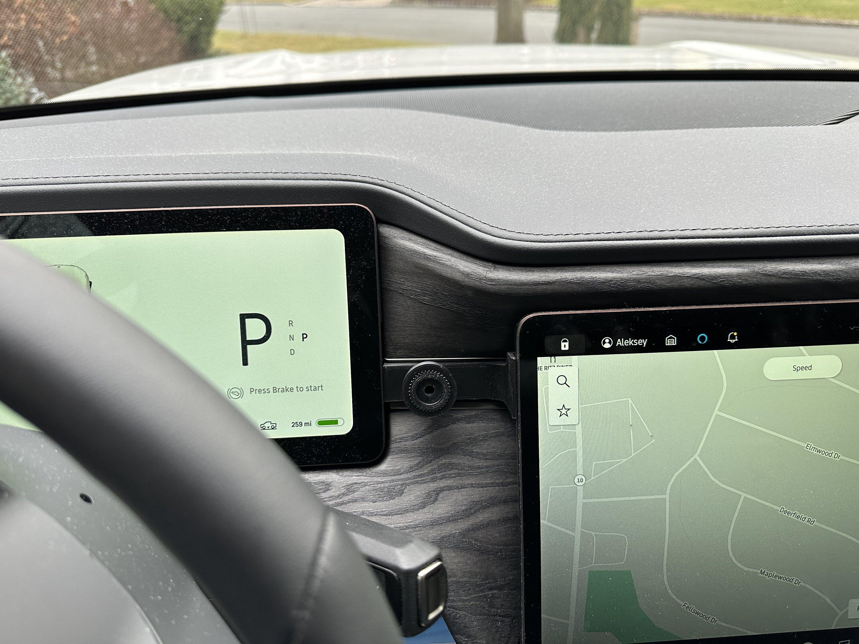 Rivian R1T R1S Quad Lock MAG Phone Mount - 3D Print STL download 20230125_135006113_iOS