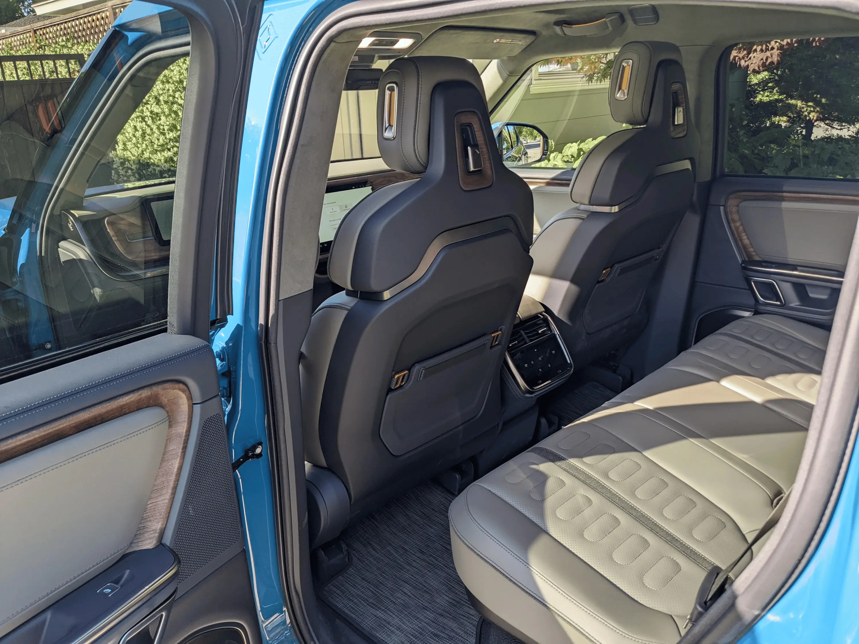 Rivian R1T R1S "Ultra Rare" Rivian color combinations 1674676513425
