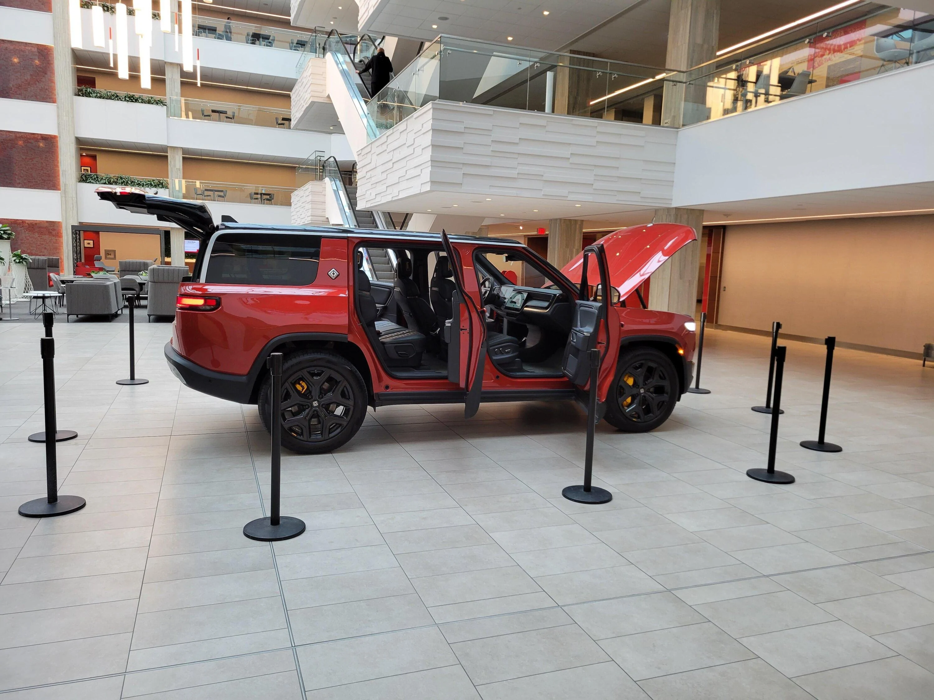Rivian R1T R1S RED CANYON Rivian Photos 7jayiot29hea1