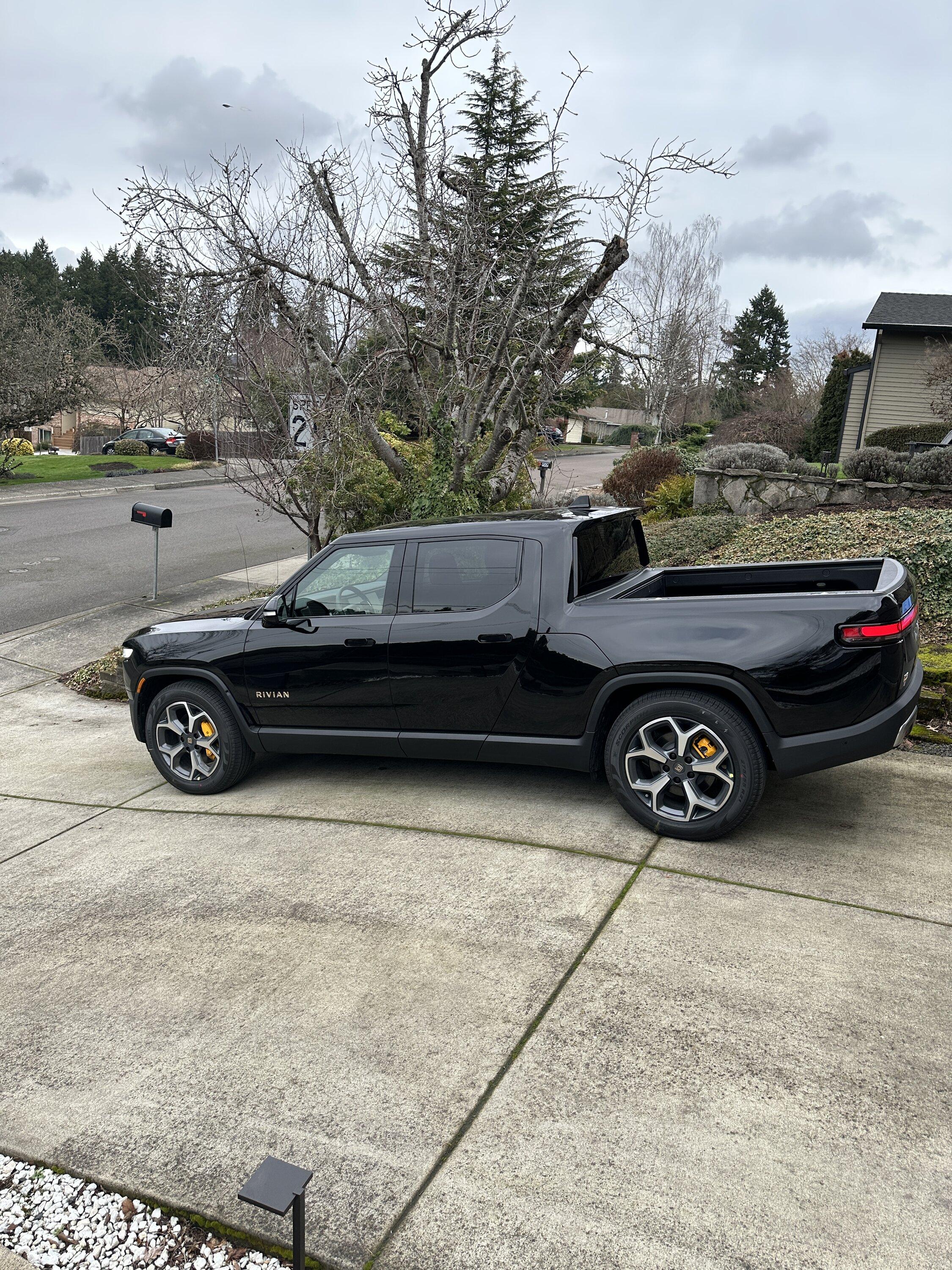 Rivian R1T R1S R1T Orders: Jan '23 - Feb '23 -- Status B505EFDA-A85F-42E3-A8F3-927B1A958AE7
