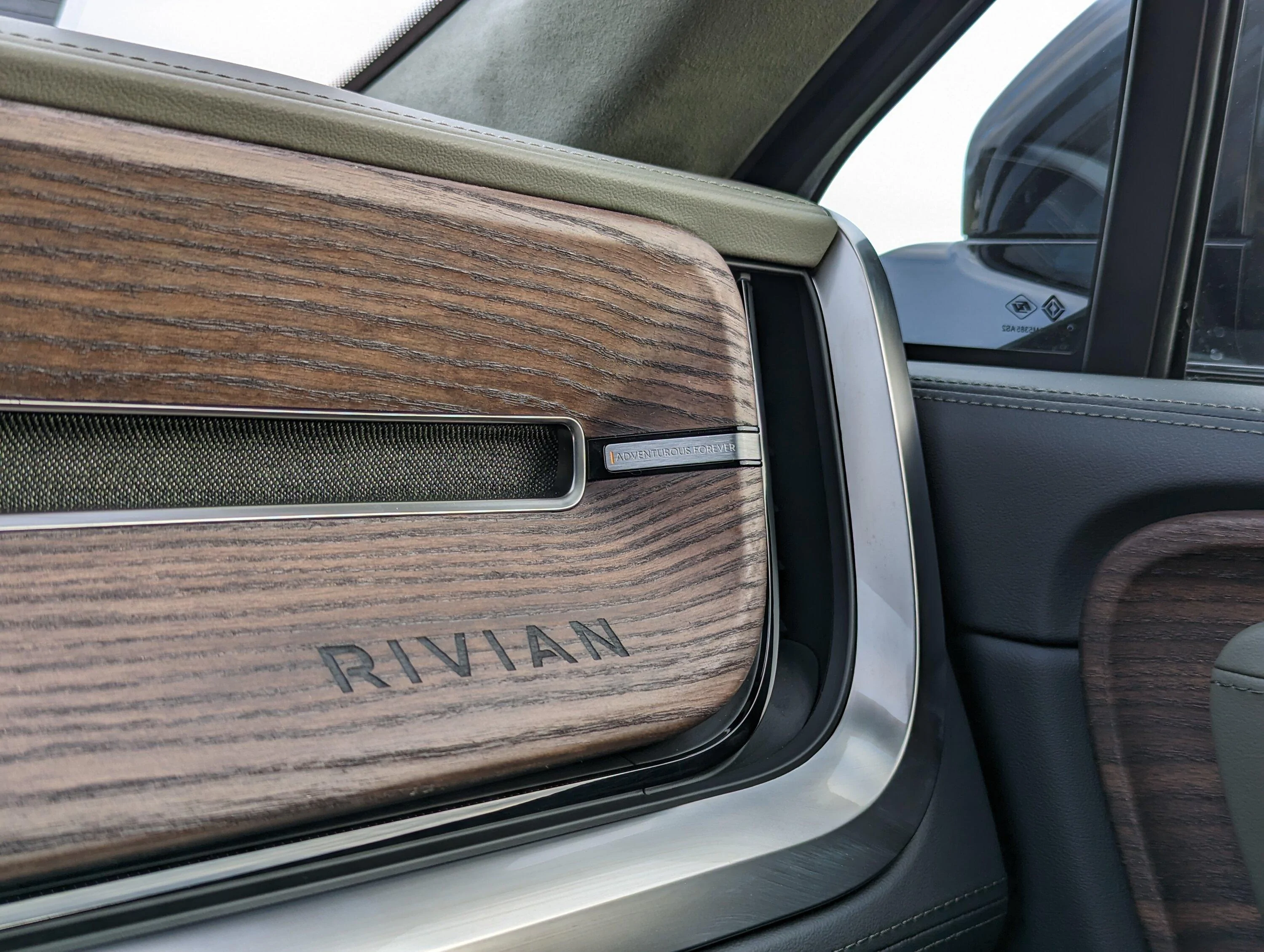 Rivian R1T R1S FOREST EDGE Rivian Interior Photos PXL_20230129_003253062