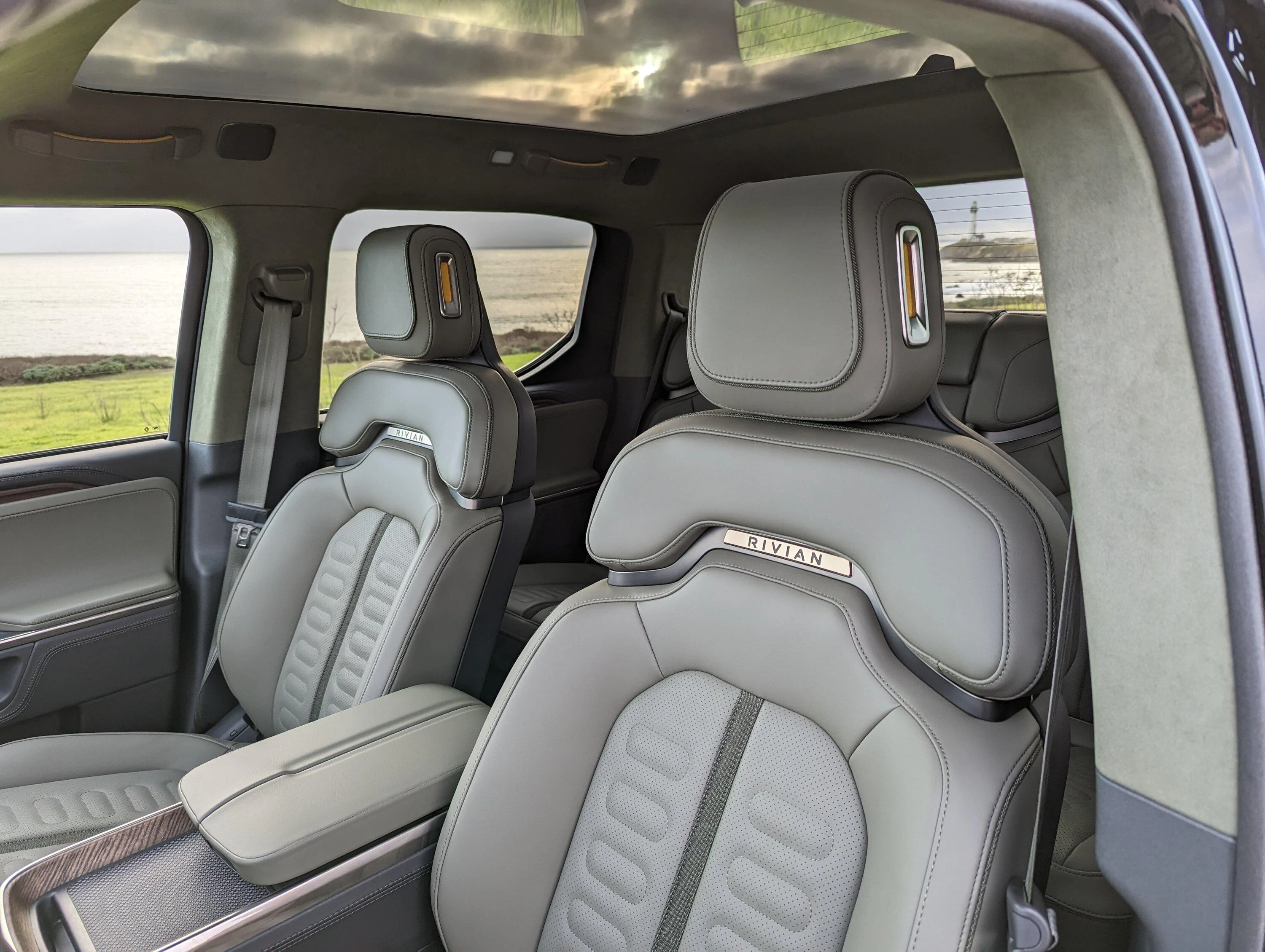 Rivian R1T R1S FOREST EDGE Rivian Interior Photos PXL_20230129_003204443
