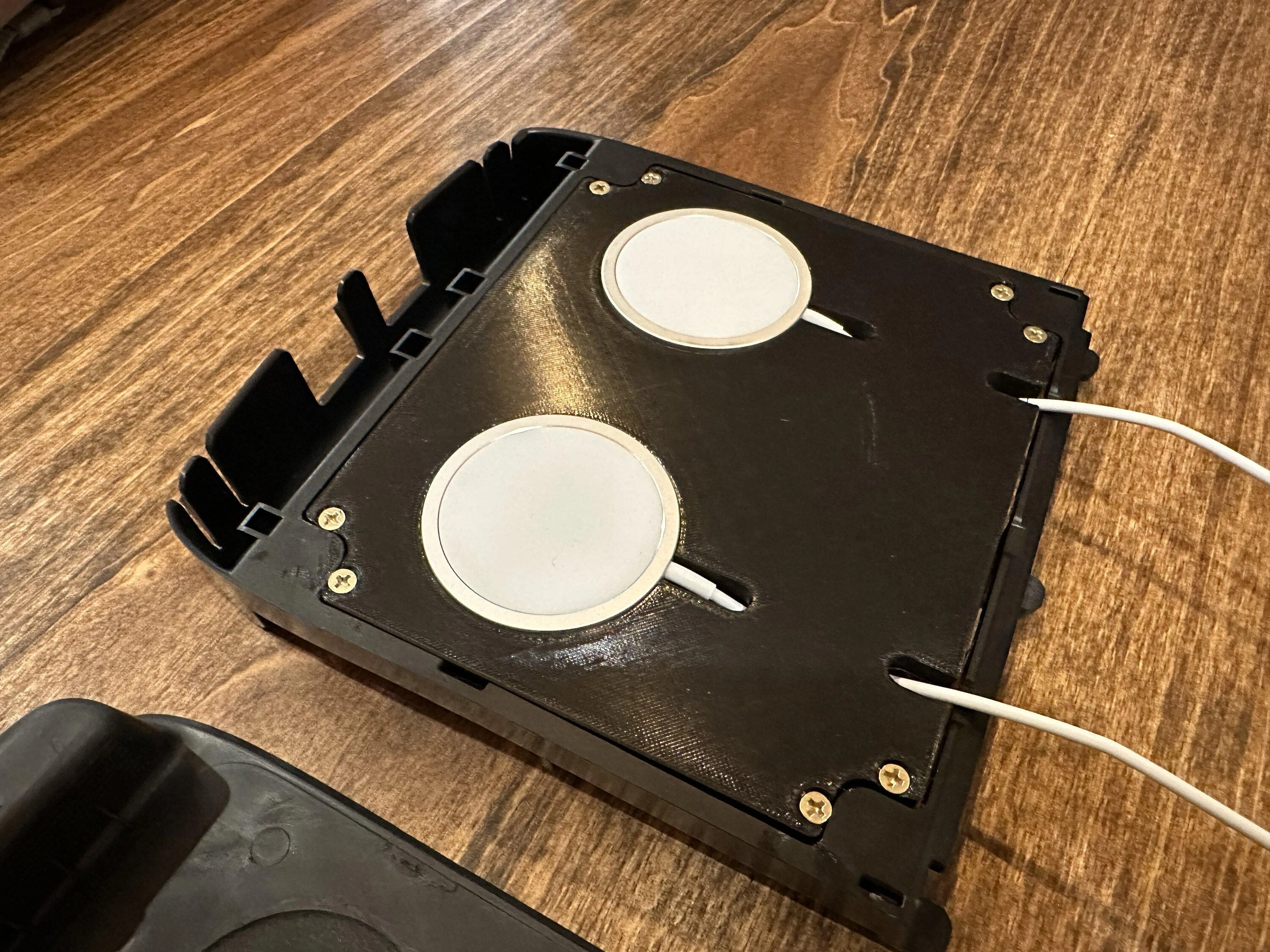 Rivian R1T R1S Simple Internal Apple MagSafe mod - STL attached 20230131_011459938_iOS